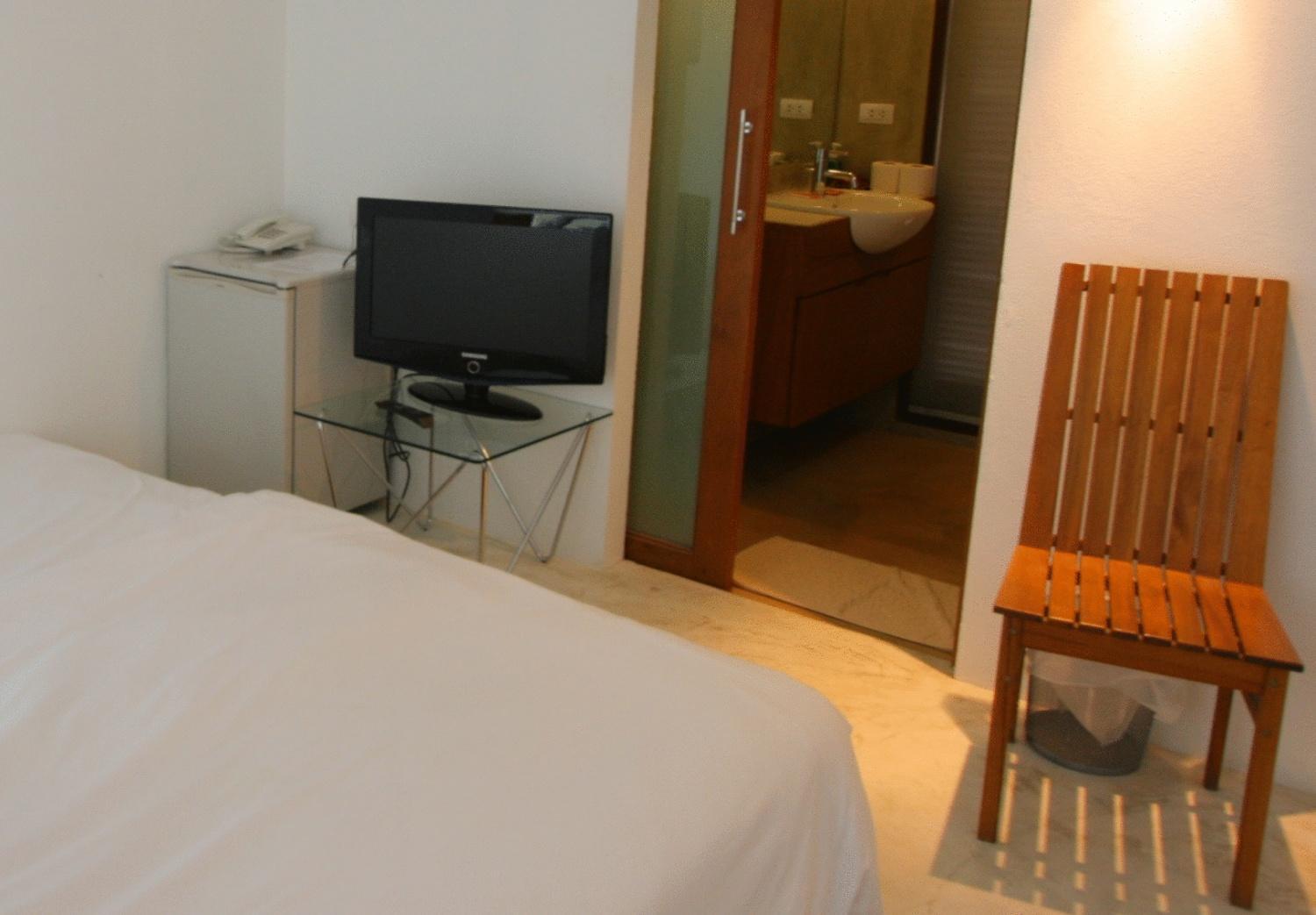 Studio Twin bed photo 2