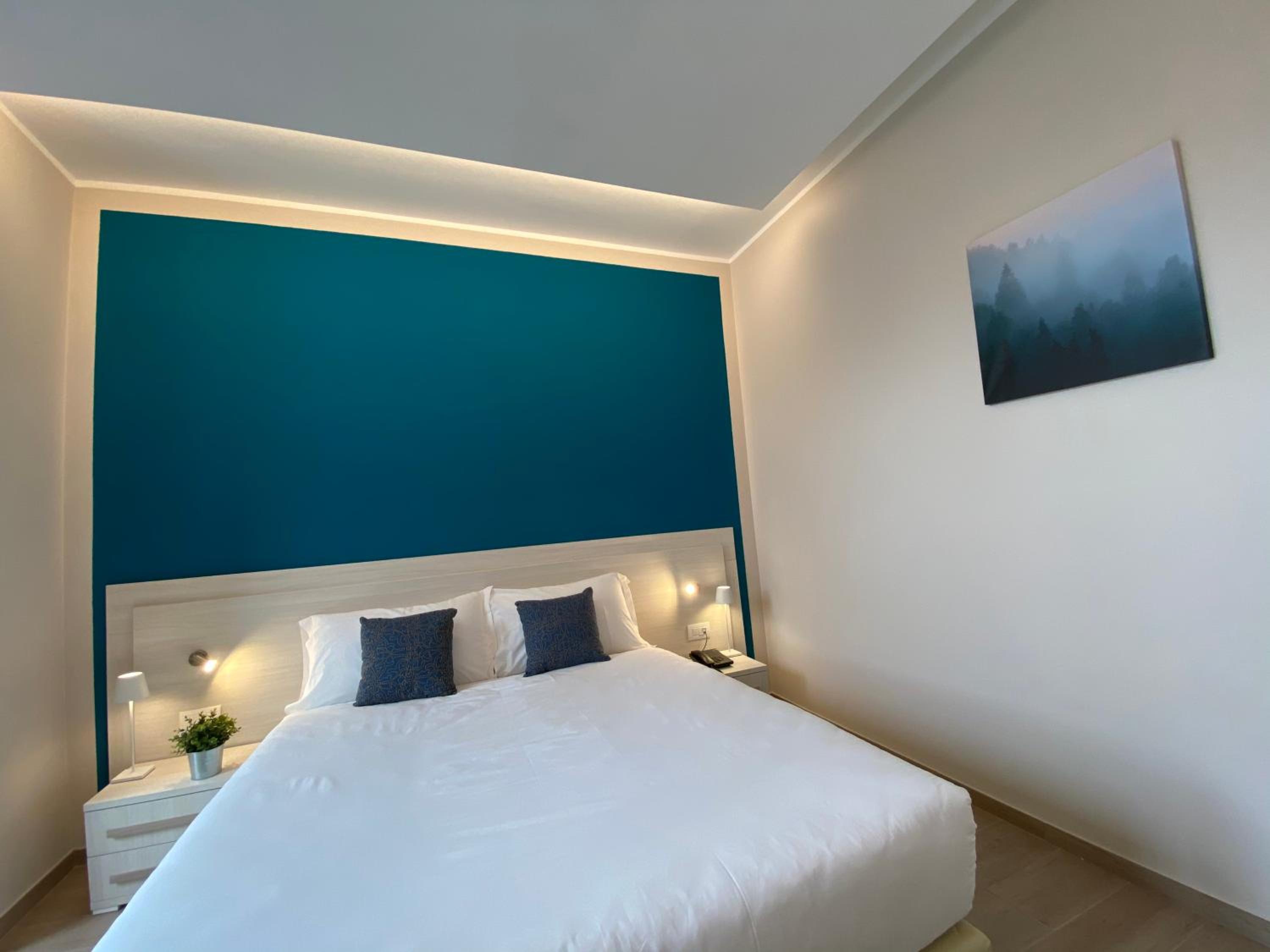 Standard Double Room - Photo 5