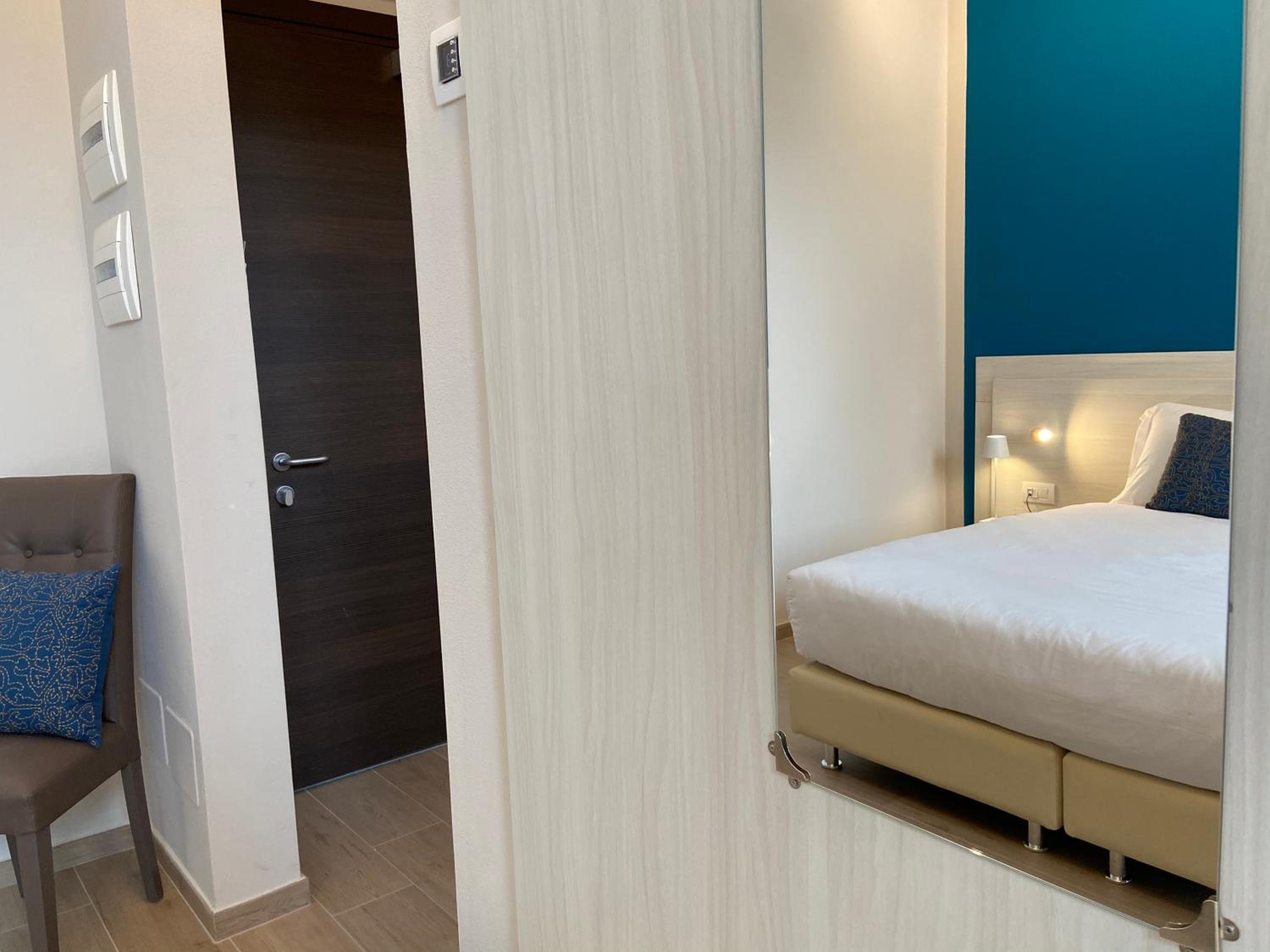 Standard Double Room - Photo 1