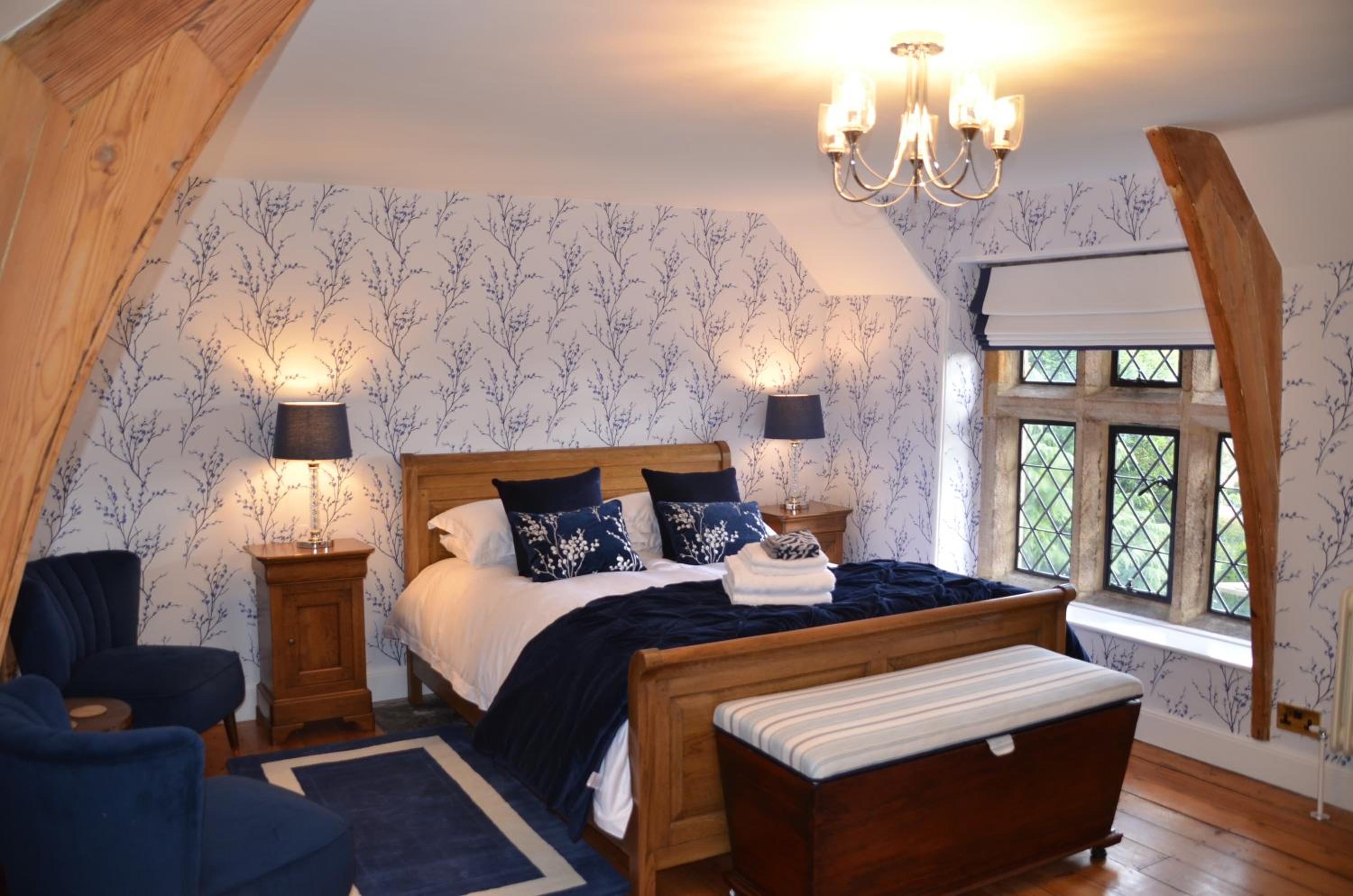 Deluxe King Room - Photo 1