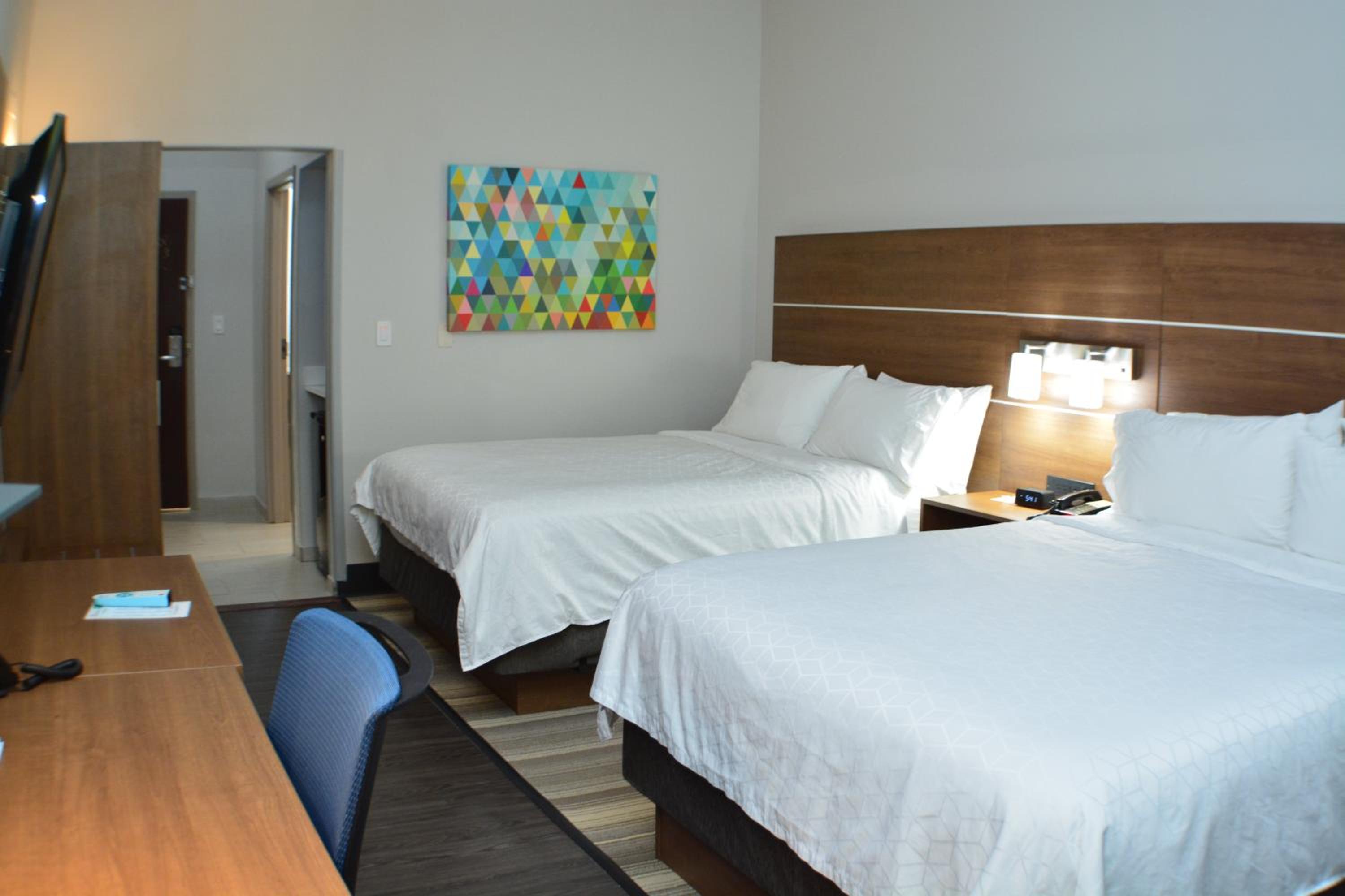 Standard Room with Two Queen Beds - Photo 1