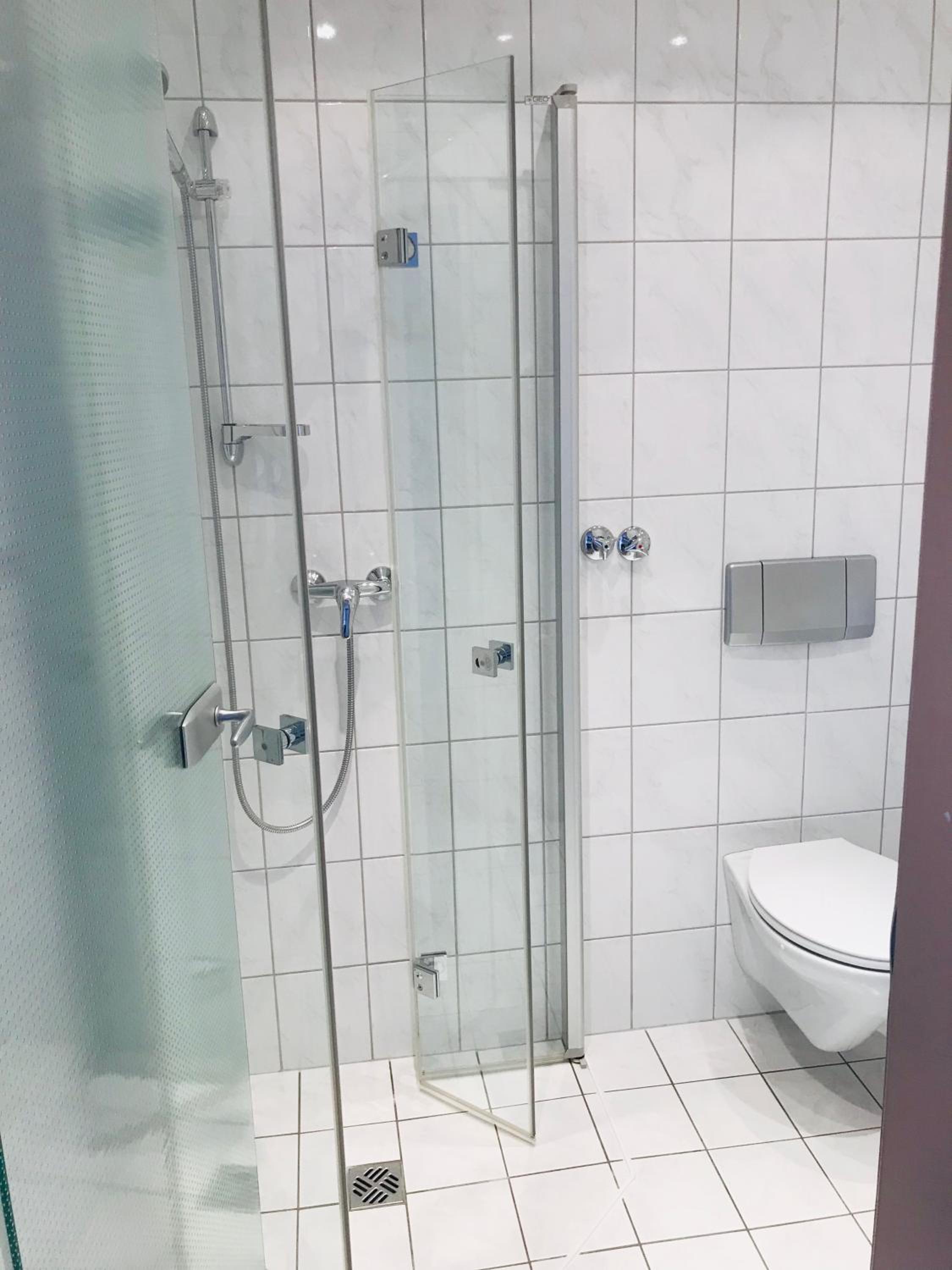 Double or Twin Room - Photo 4