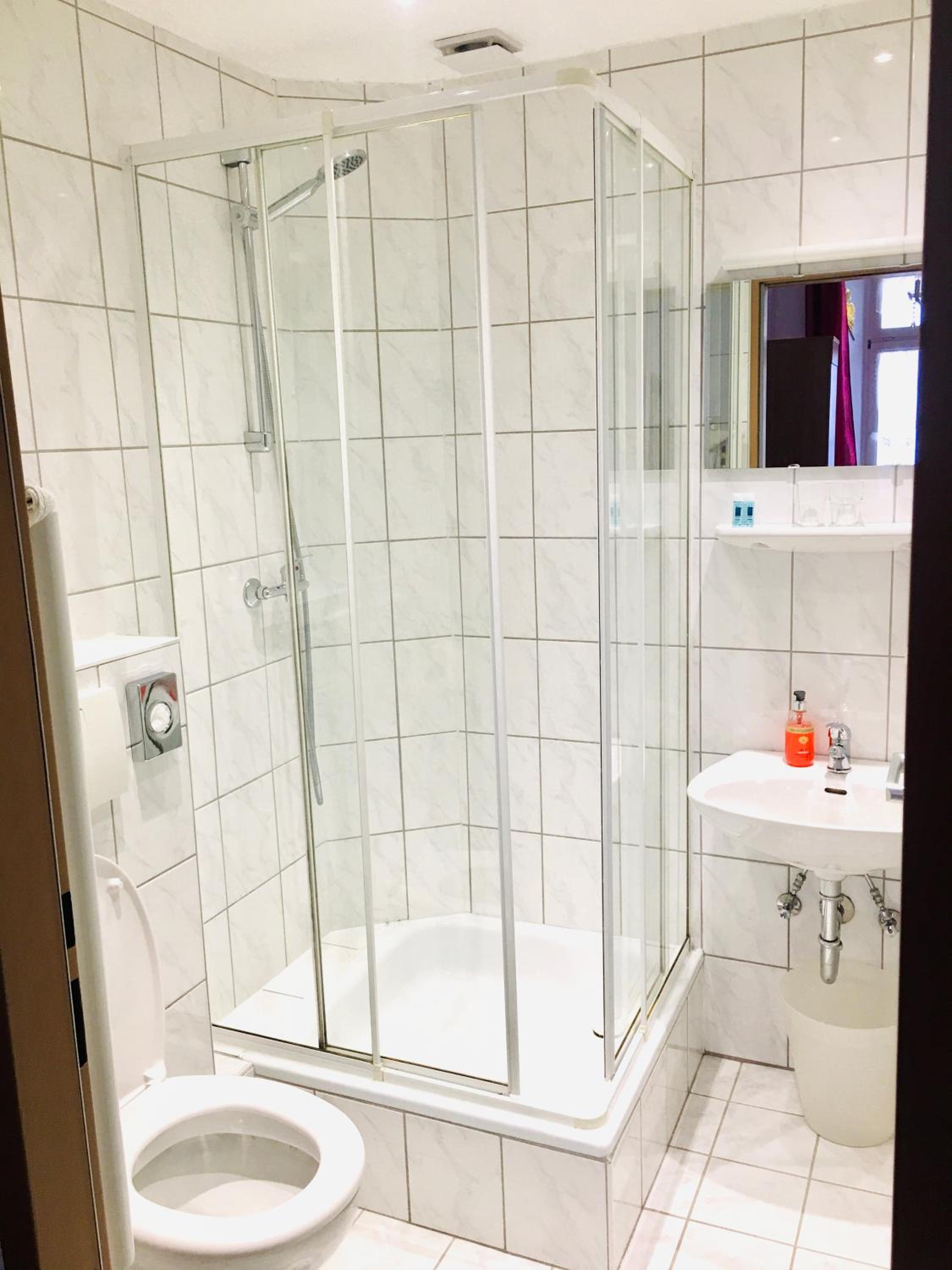 Single Room photo 3