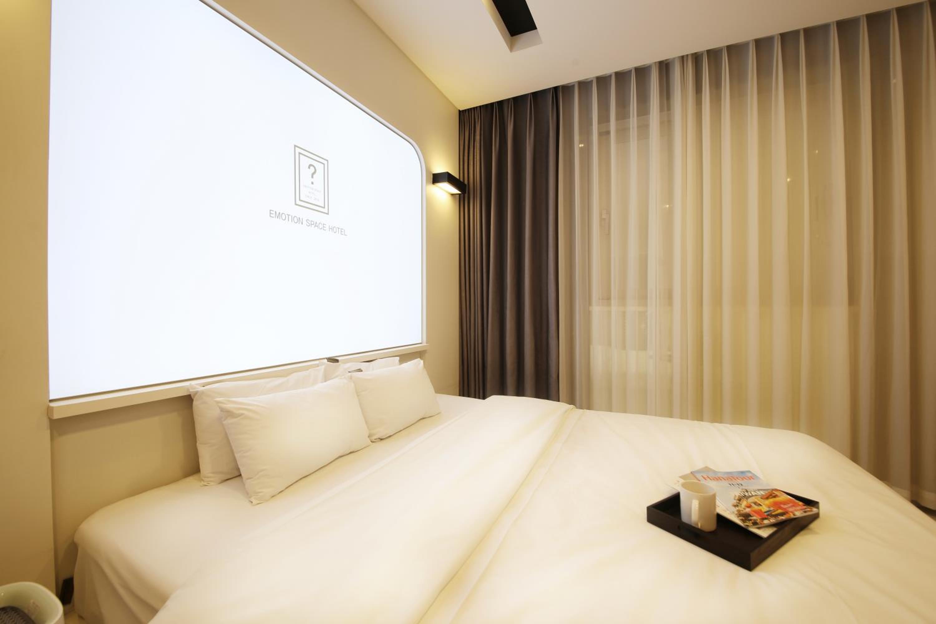 Double Room with Spa Bath - Photo 2