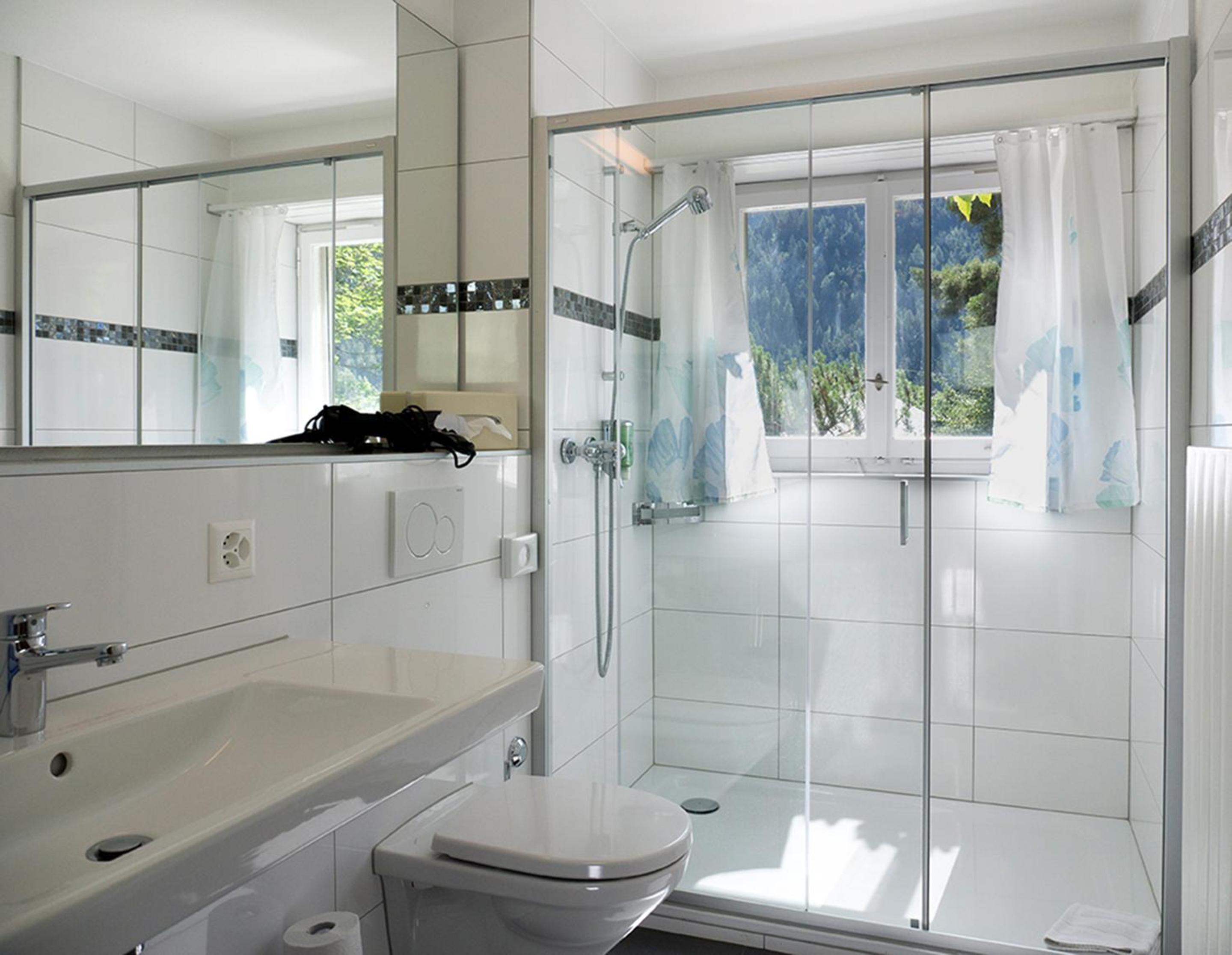 Standard Suite - Photo 9