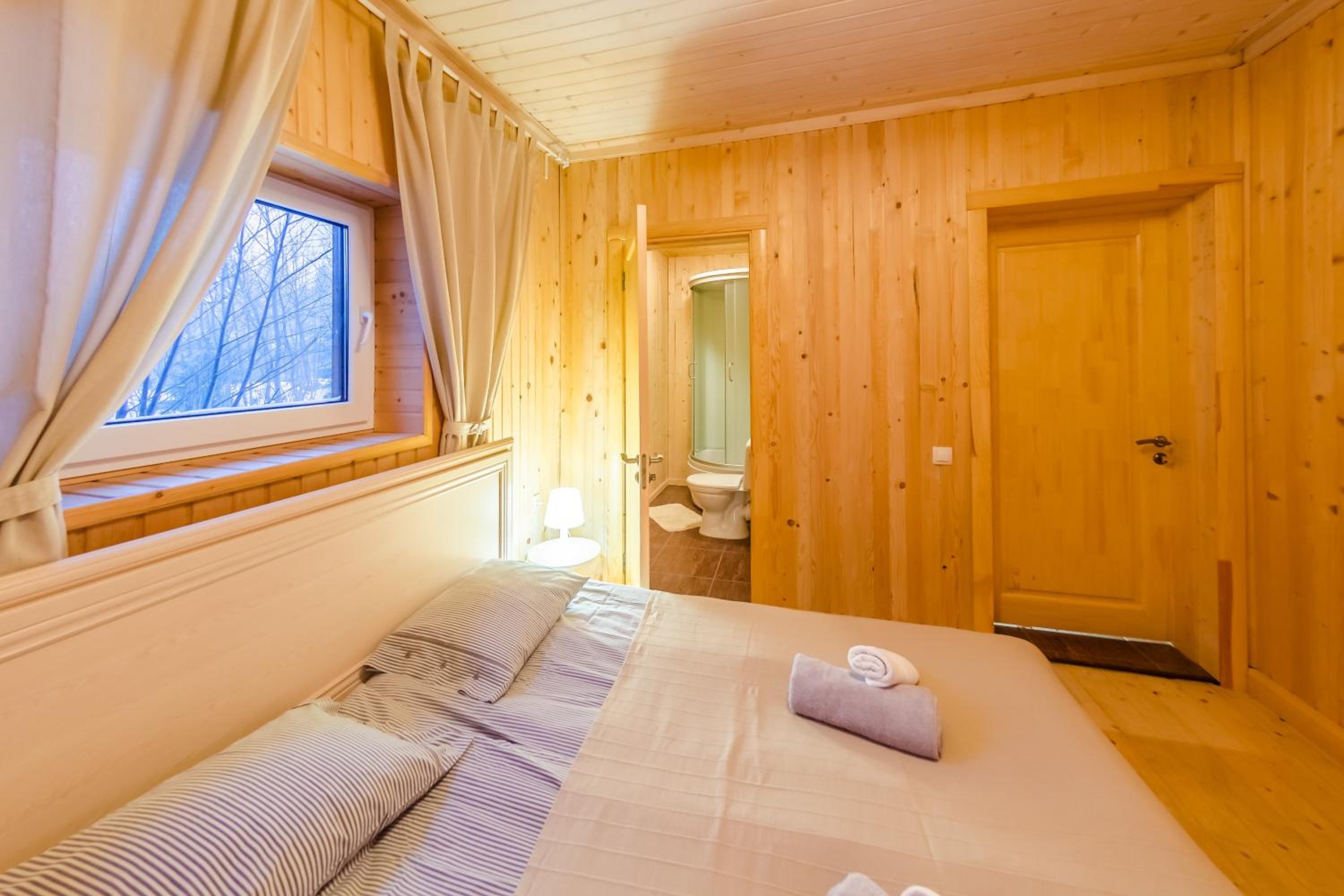 Four-Bedroom House photo 1
