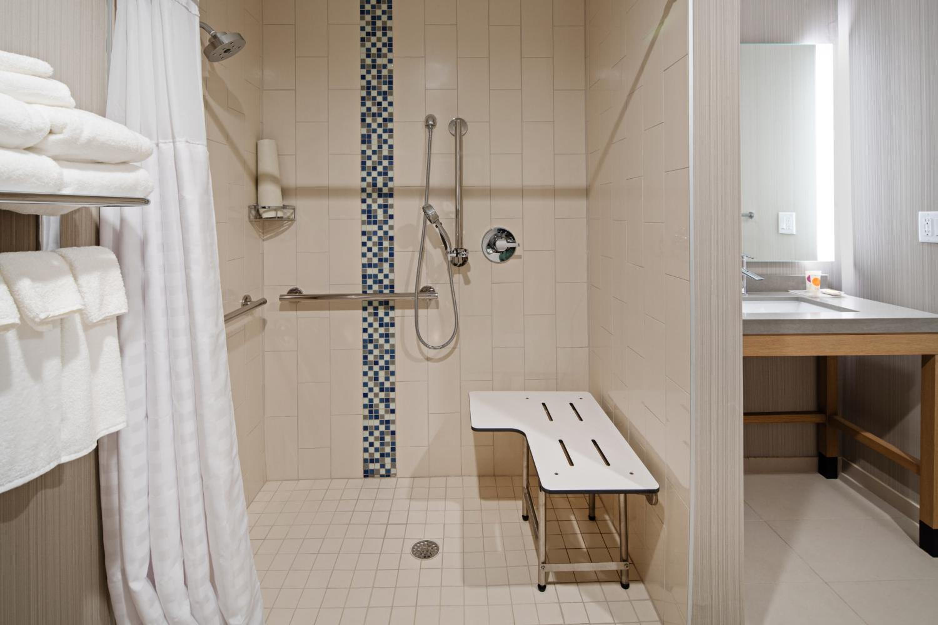 King Room with Sofa Bed and Accessible Tub - Photo 8