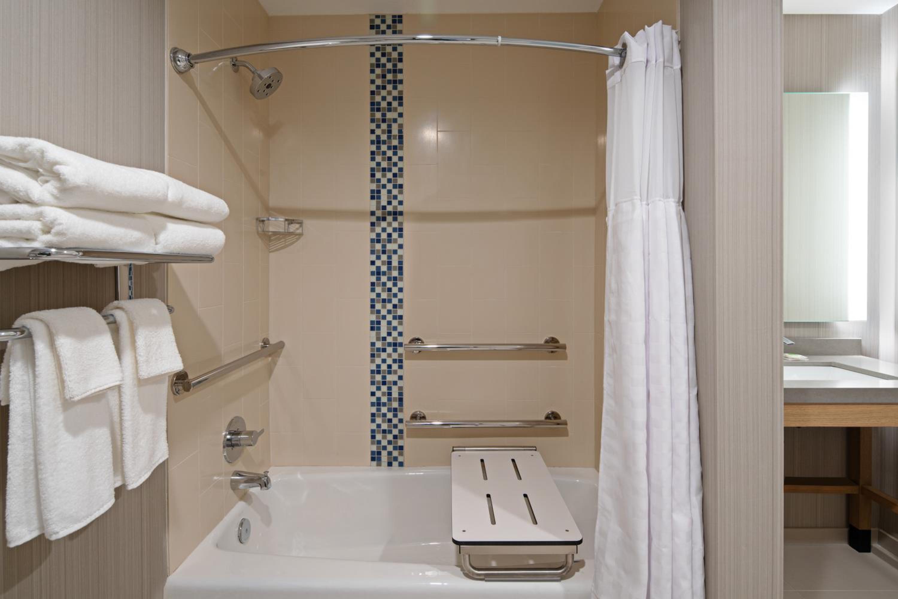 King Room with Sofa Bed and Accessible Tub - Photo 7