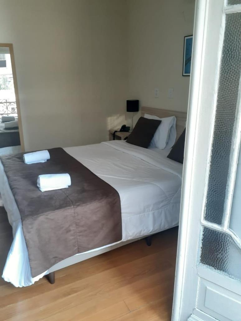Queen Room with Balcony photo 2