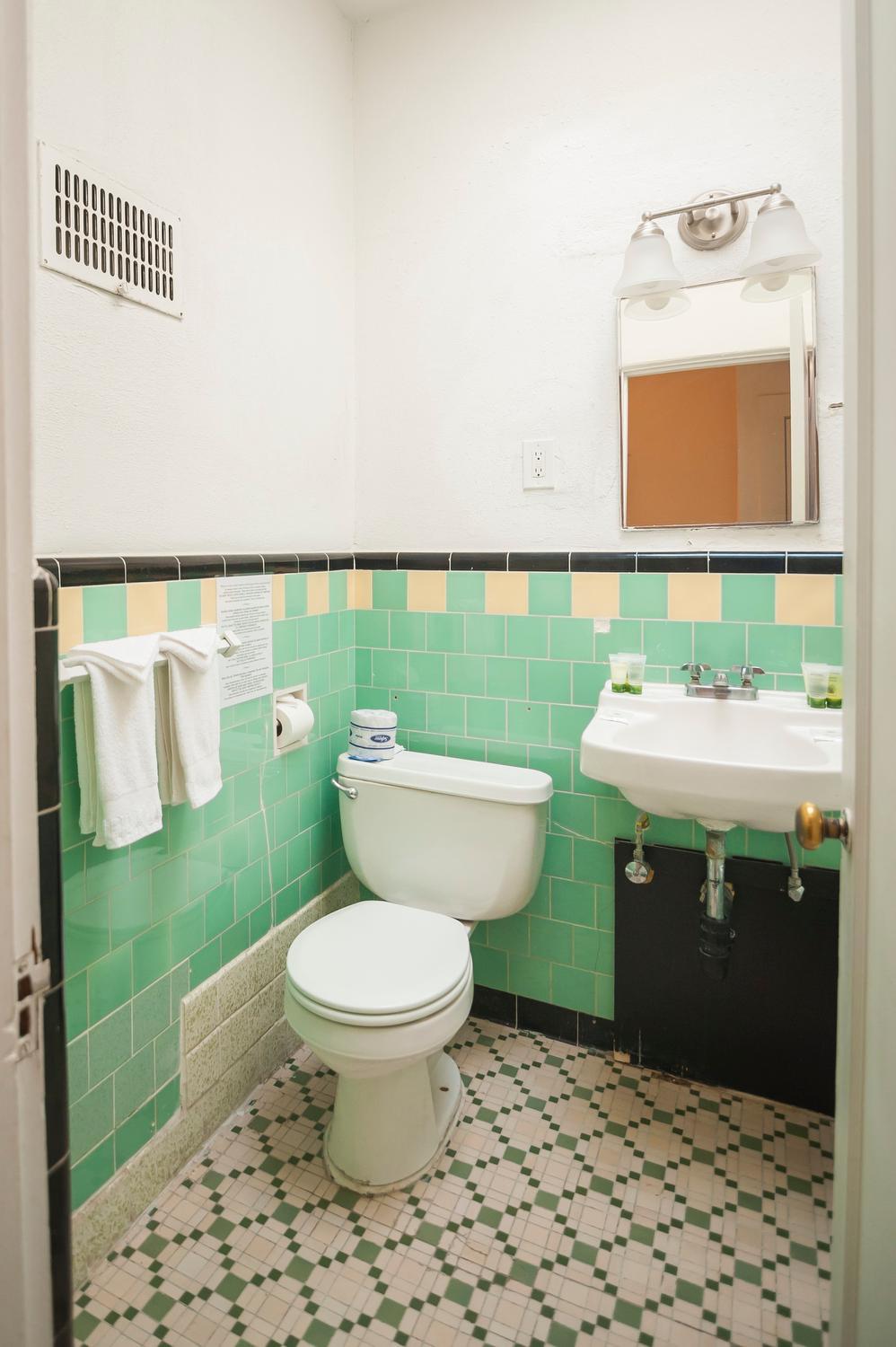 Double Room with Two Double Beds - Photo 10