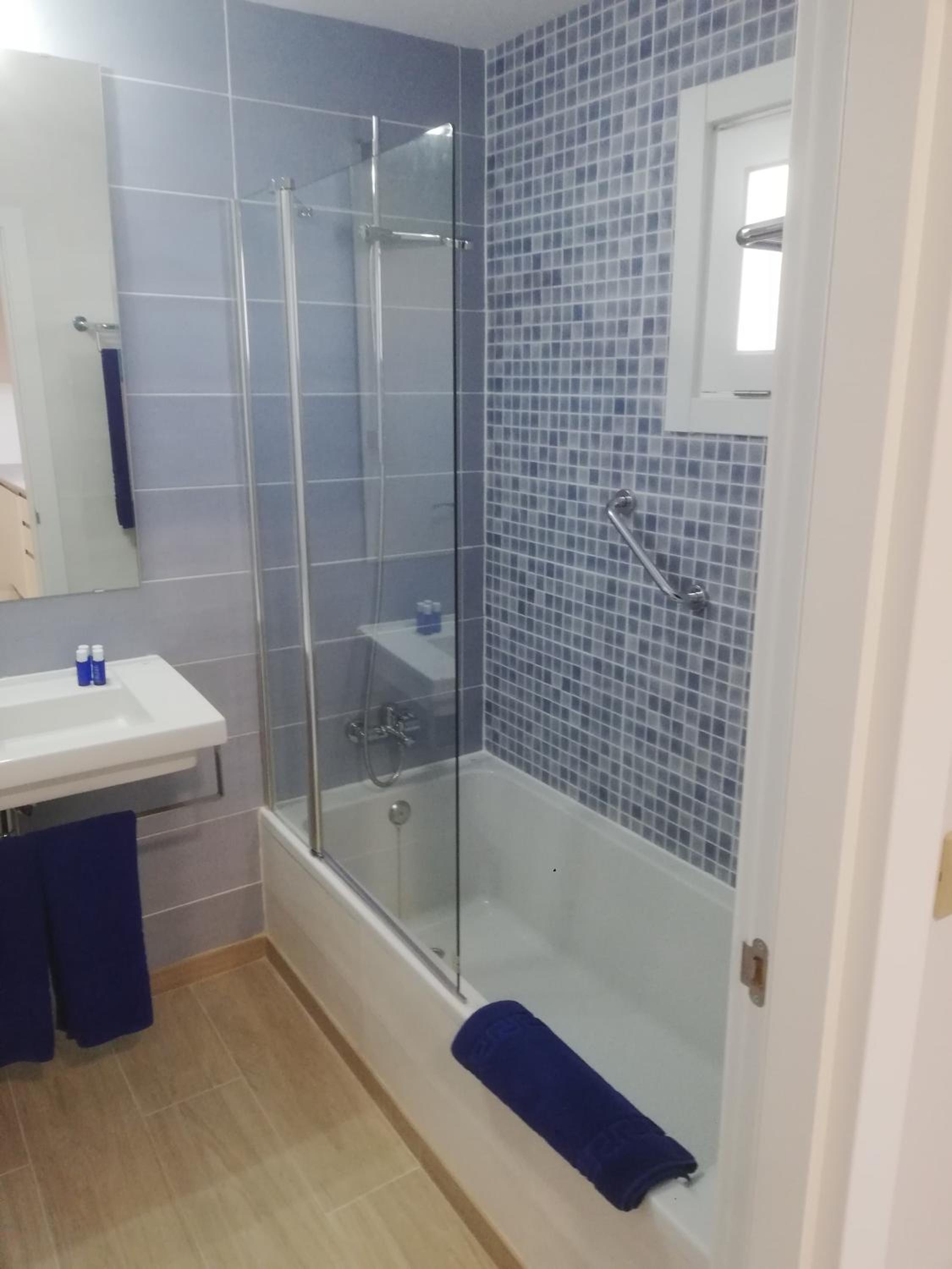 Studio with Pool View (High Floor)
