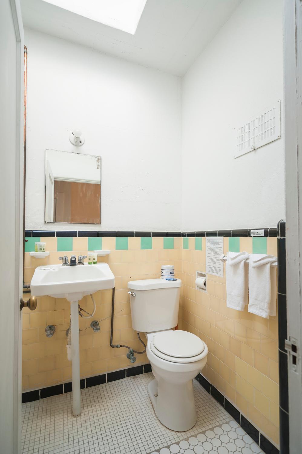 Standard Double Suite - Photo 3