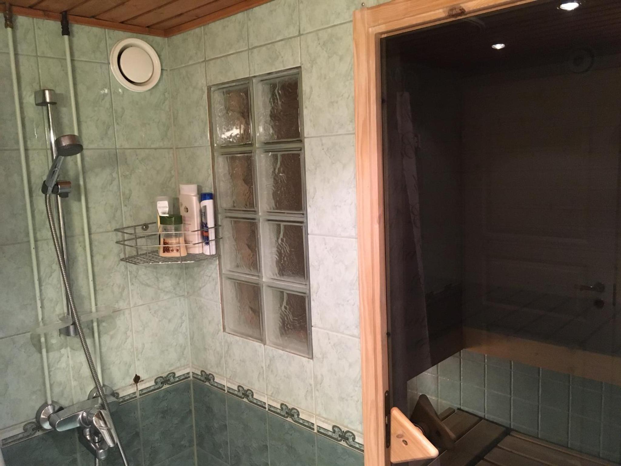 One-Bedroom Apartment with Sauna - Photo 16