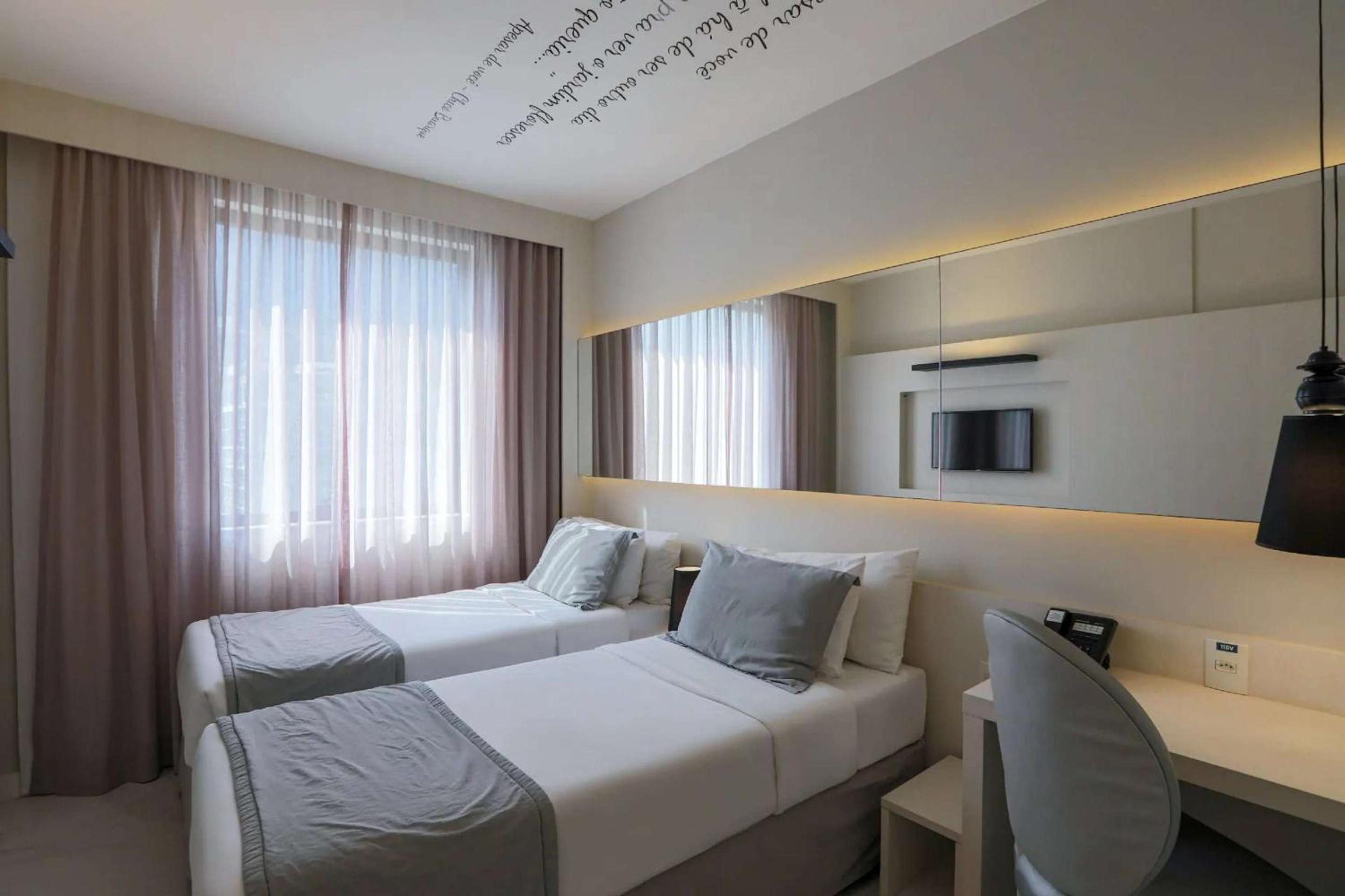 Deluxe Twin Room photo 3
