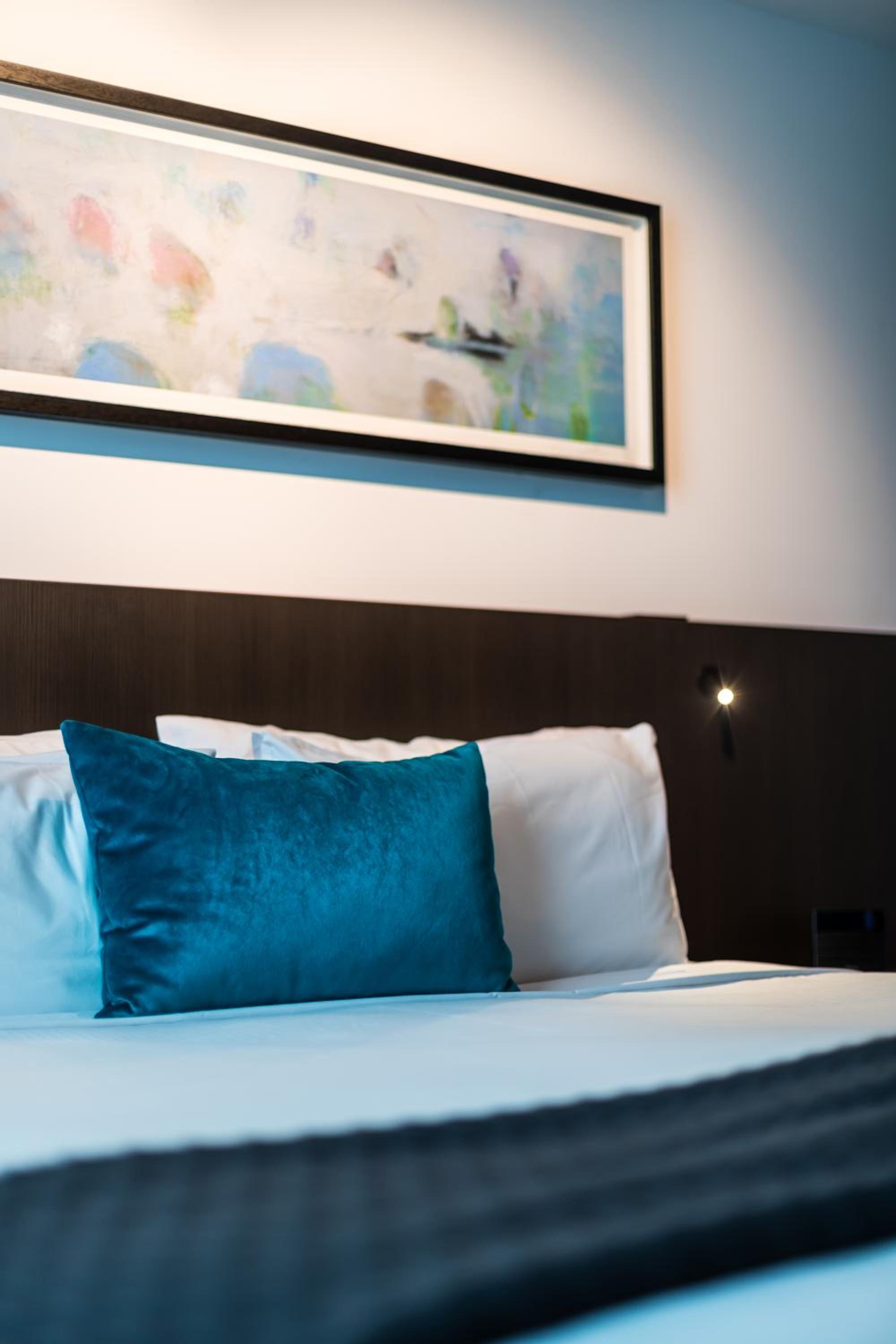 Corner Suite