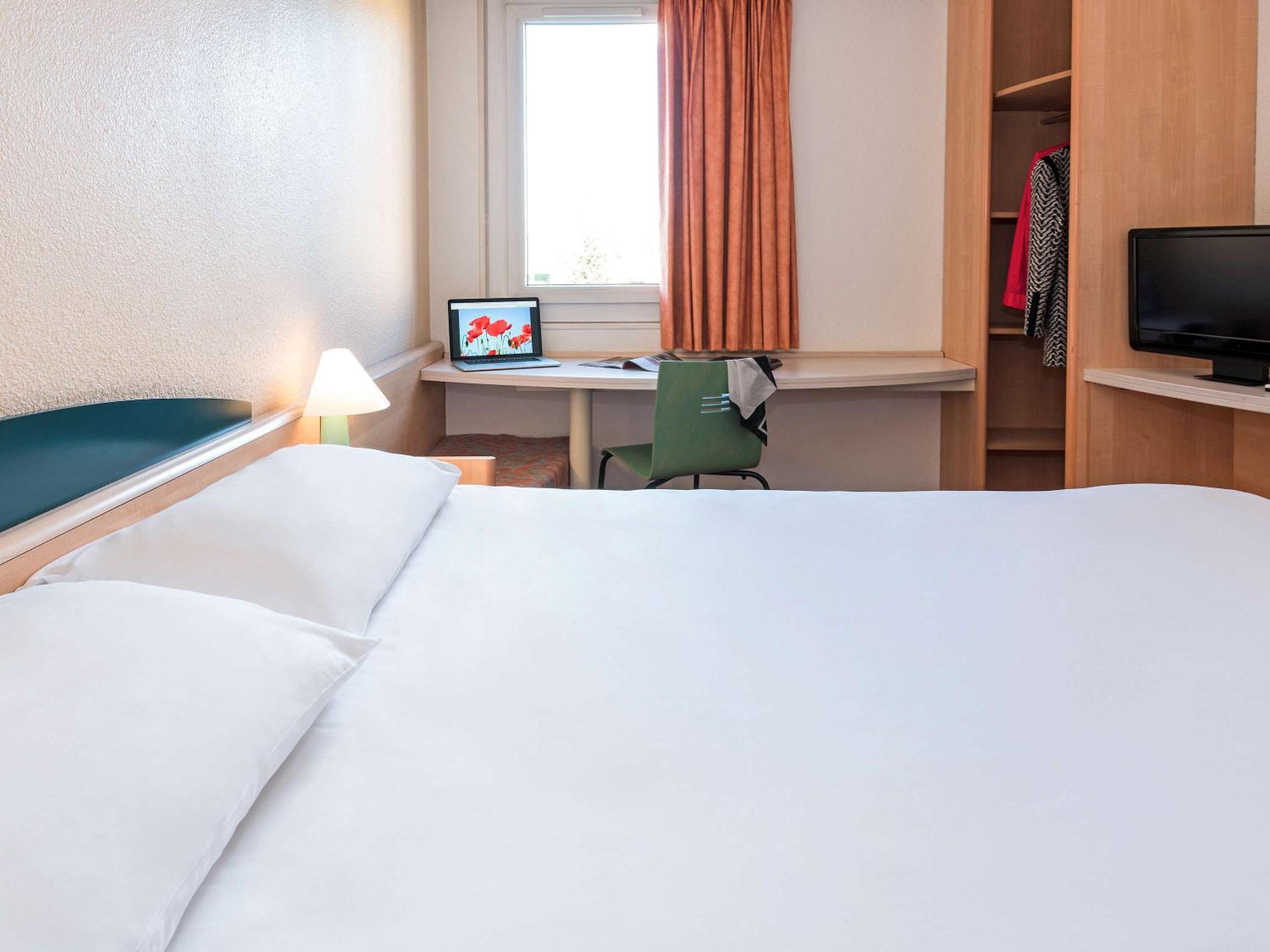 Standard Double Room - Photo 8