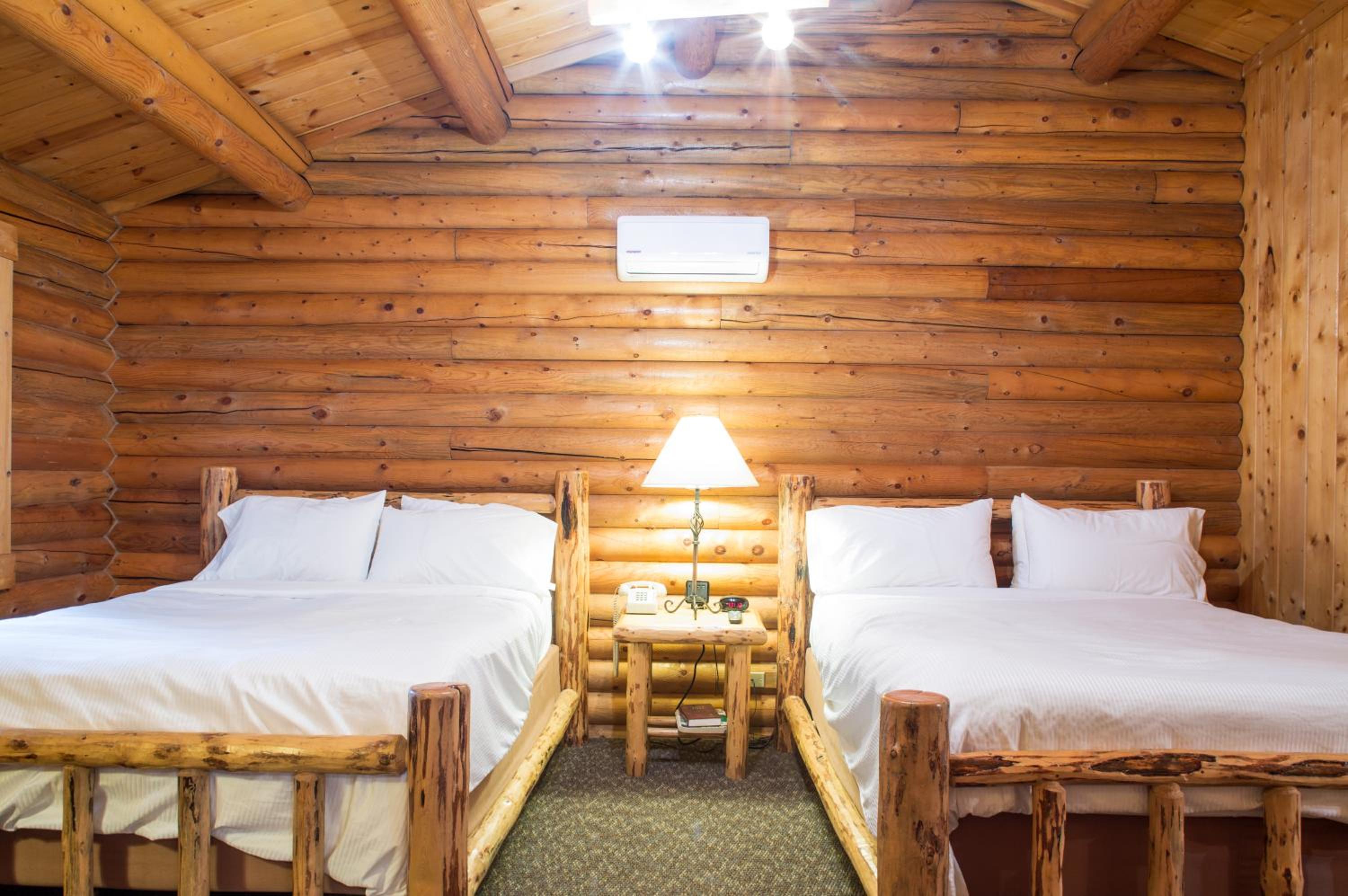 Aspen Suite Queen photo 2