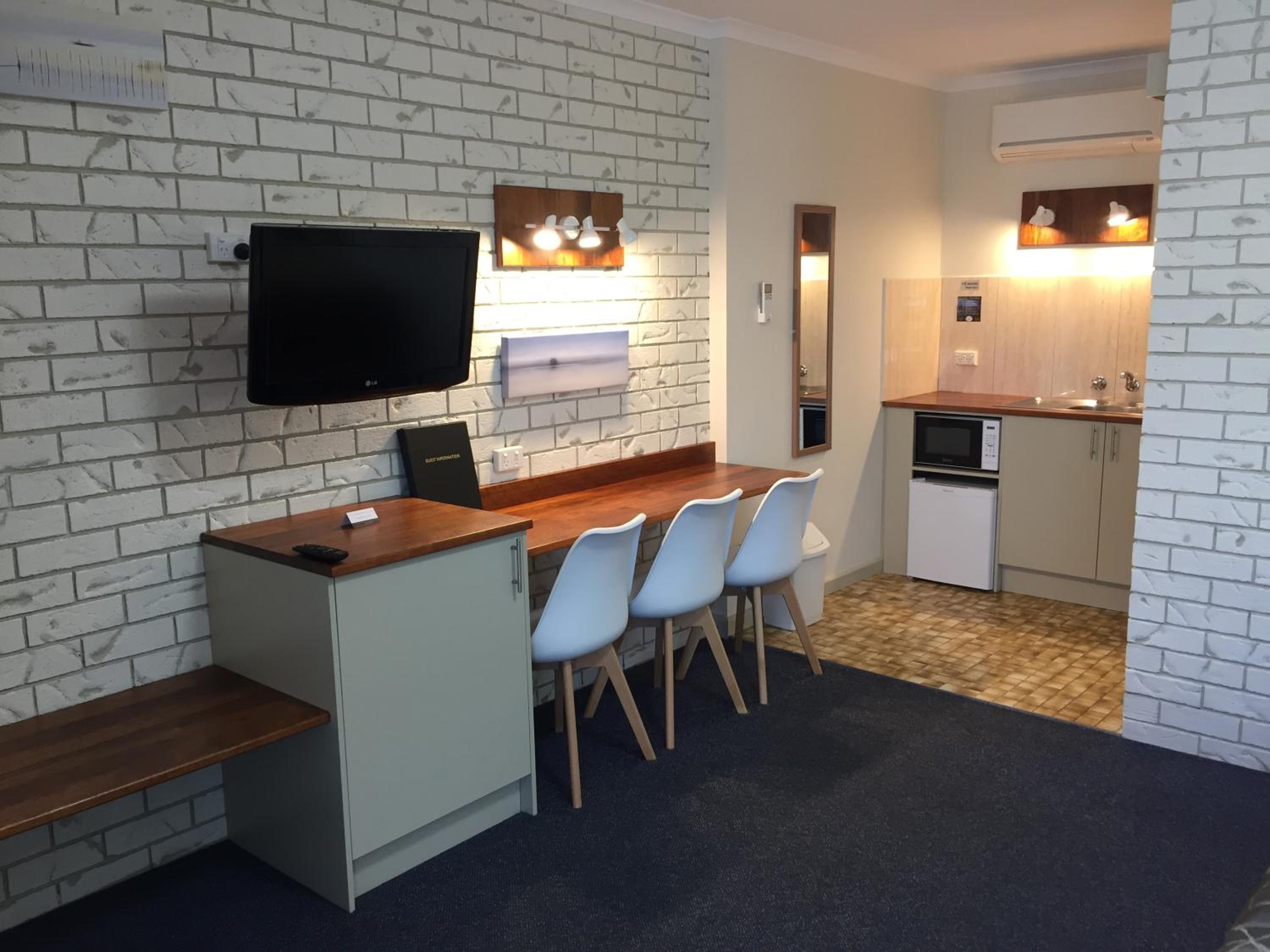 Twin Room - Photo 3