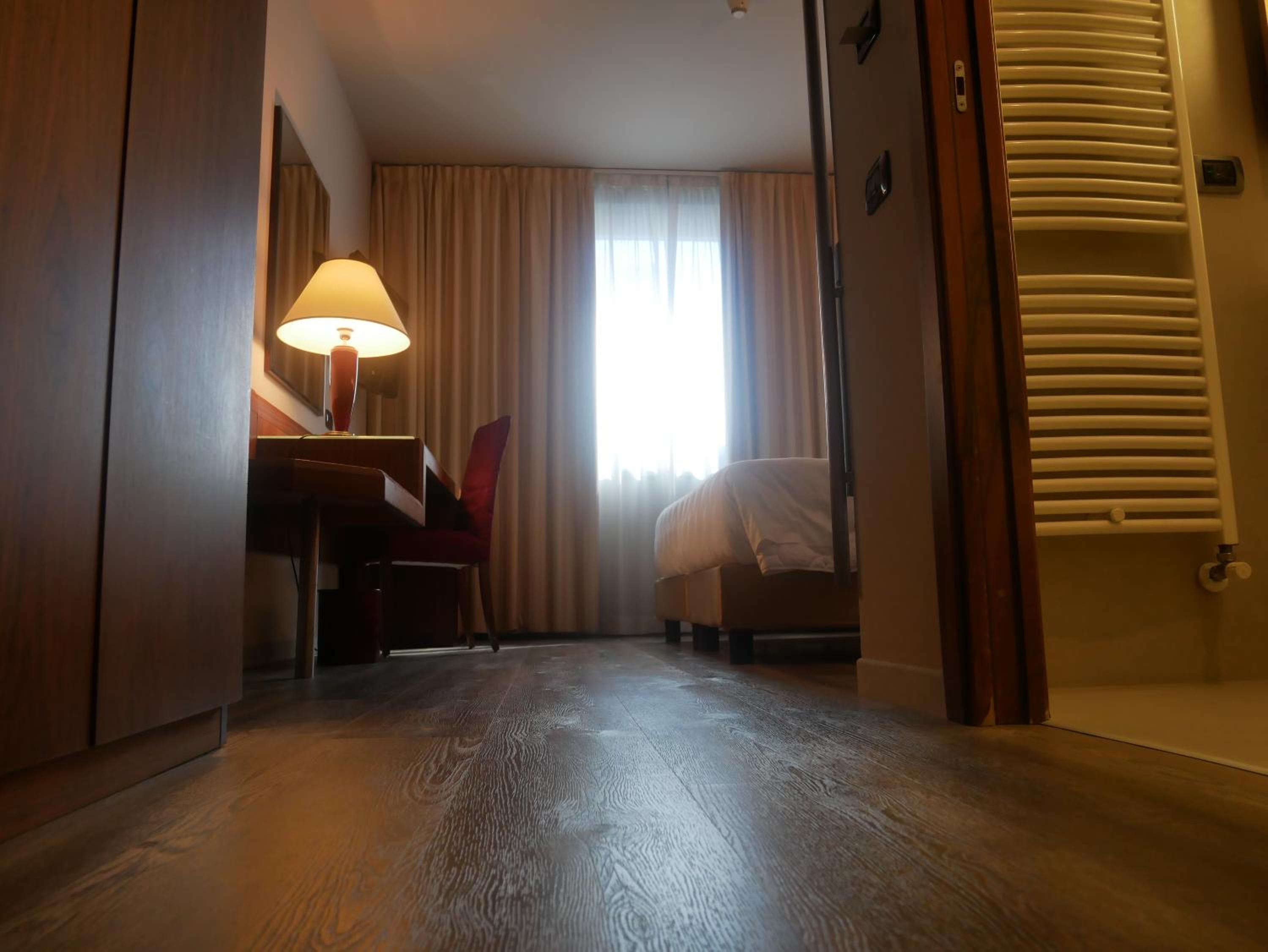 Deluxe Twin Room - Photo 2