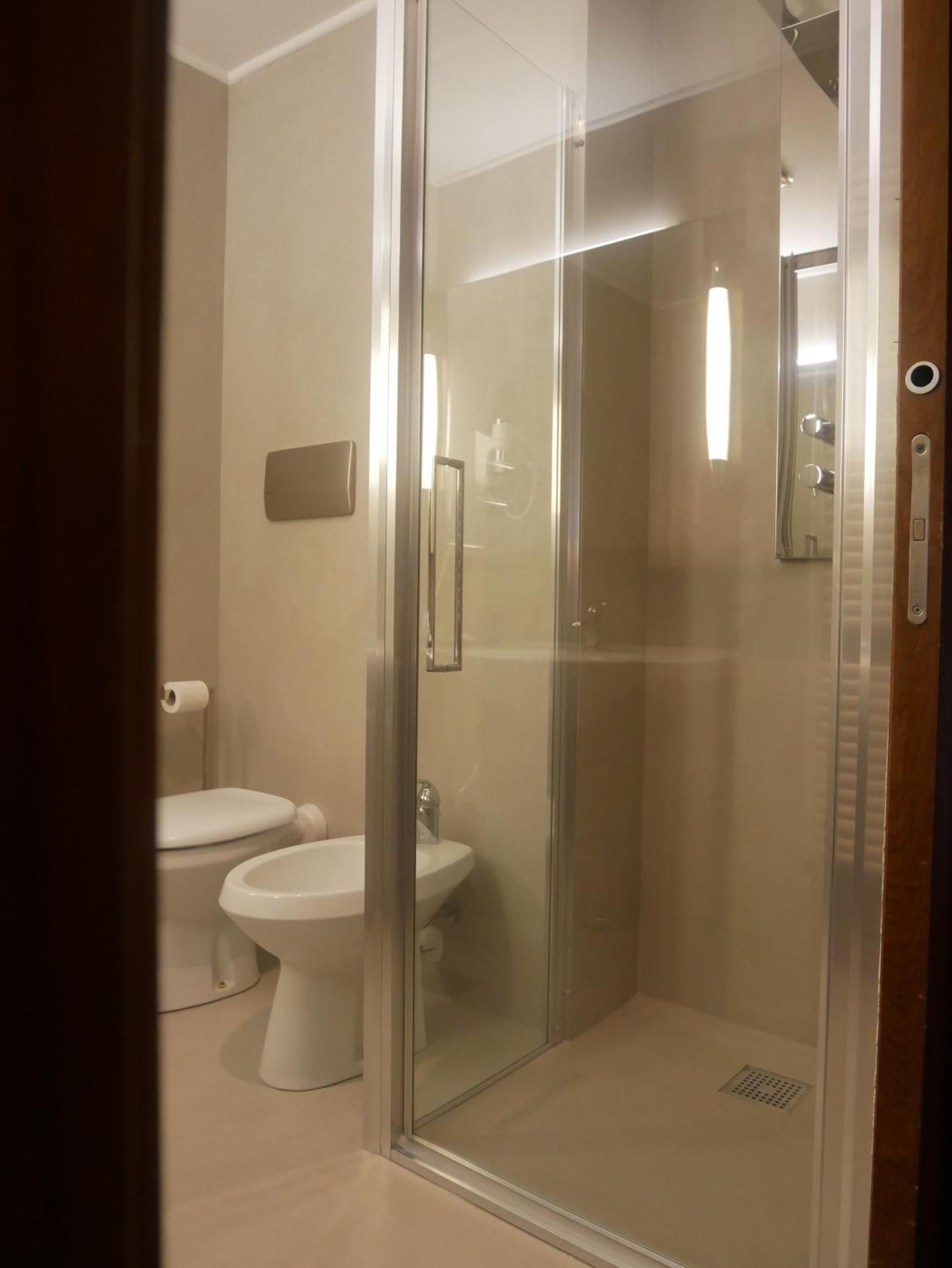 Deluxe Twin Room - Photo 32