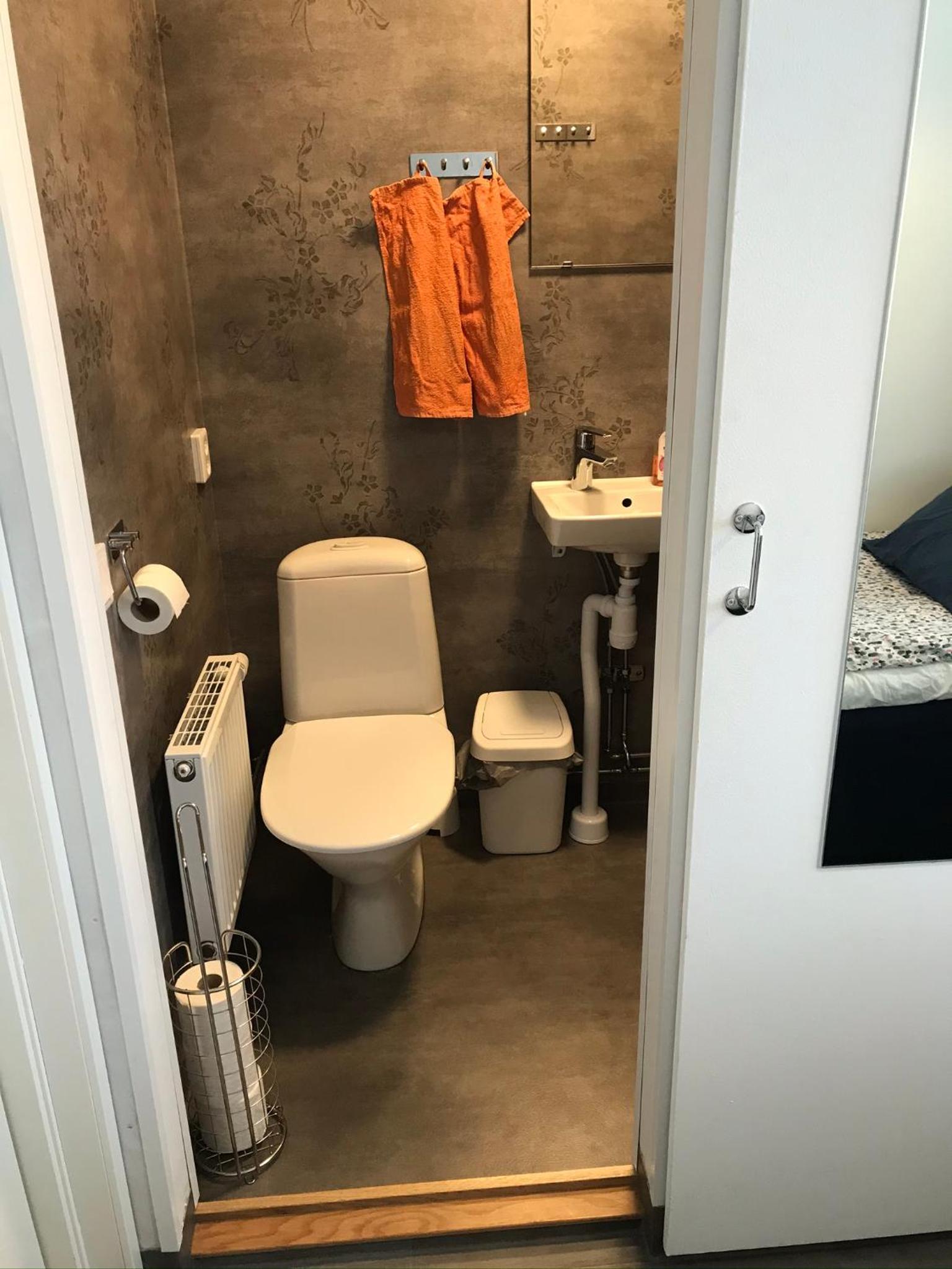 Single Room with Private Bathroom photo 2