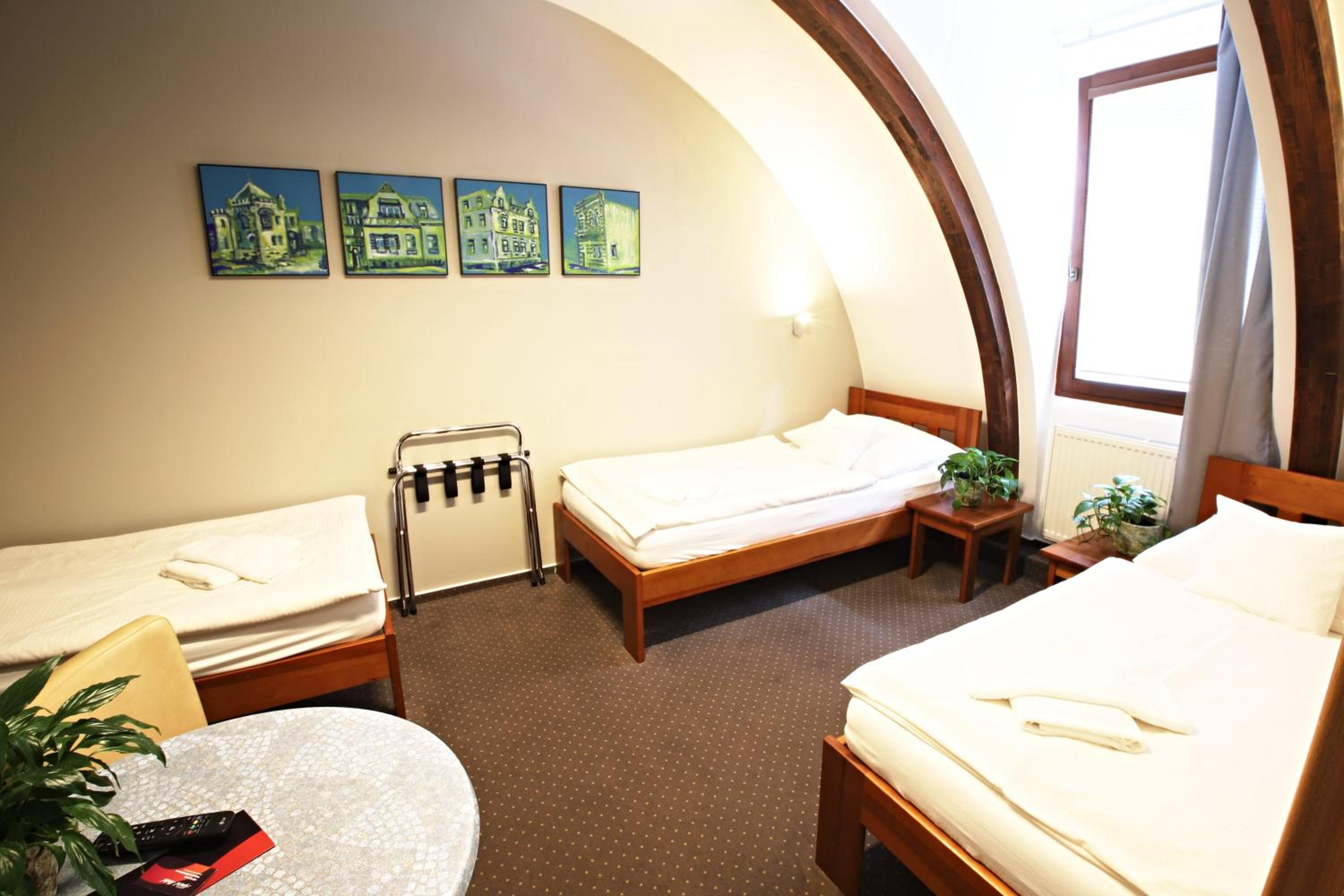 Economy Triple Room