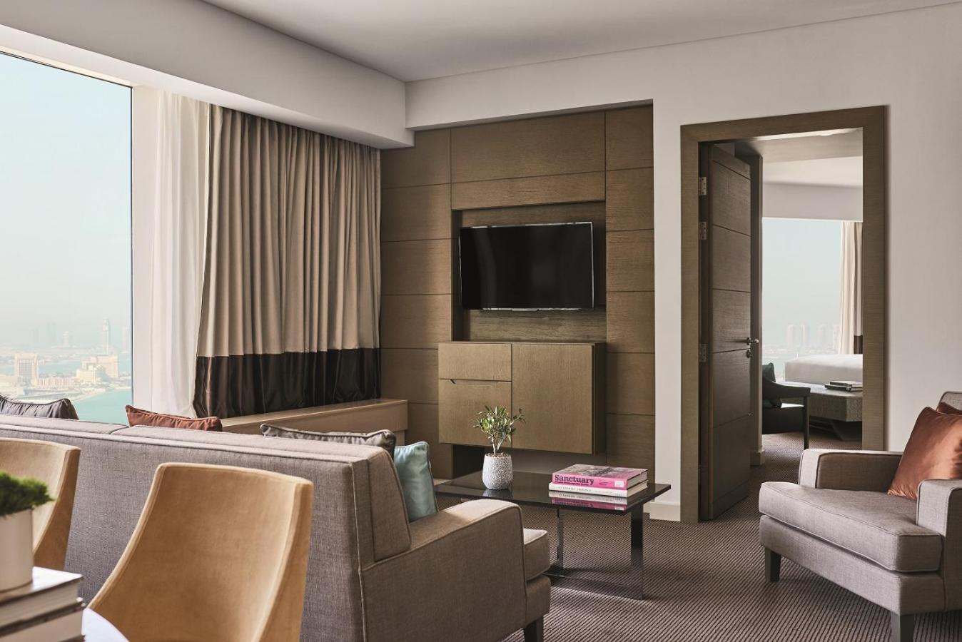 Executive King Suite - Lounge Access