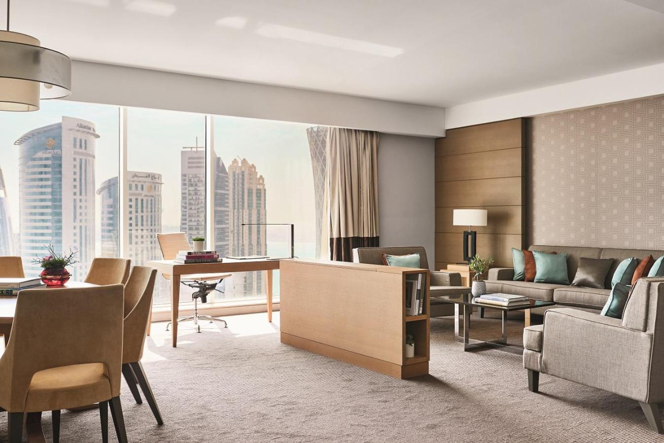 One-Bedroom Apartment with One King Bed and Balcony