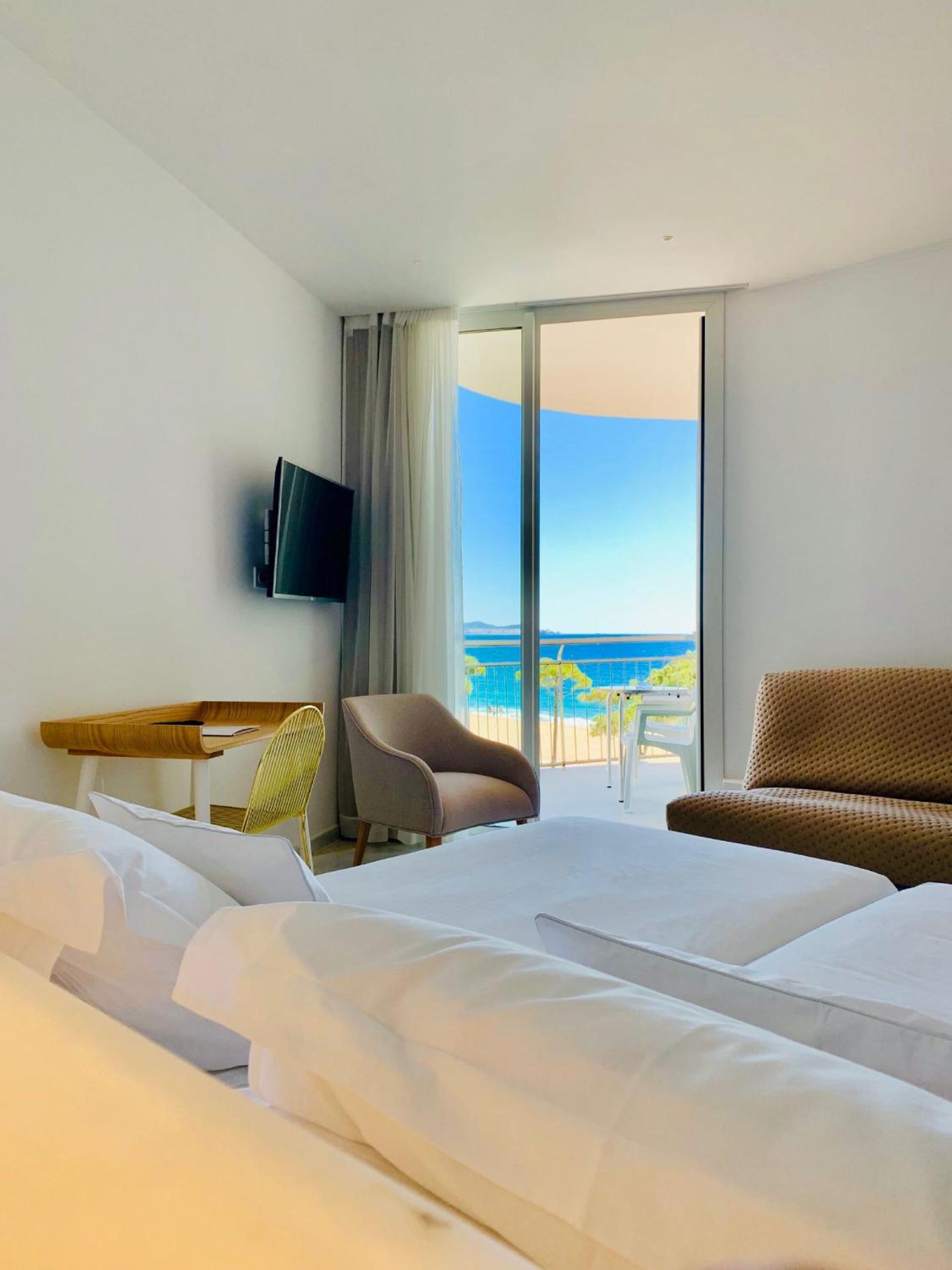 Double Room with Lateral Sea View and Balcony