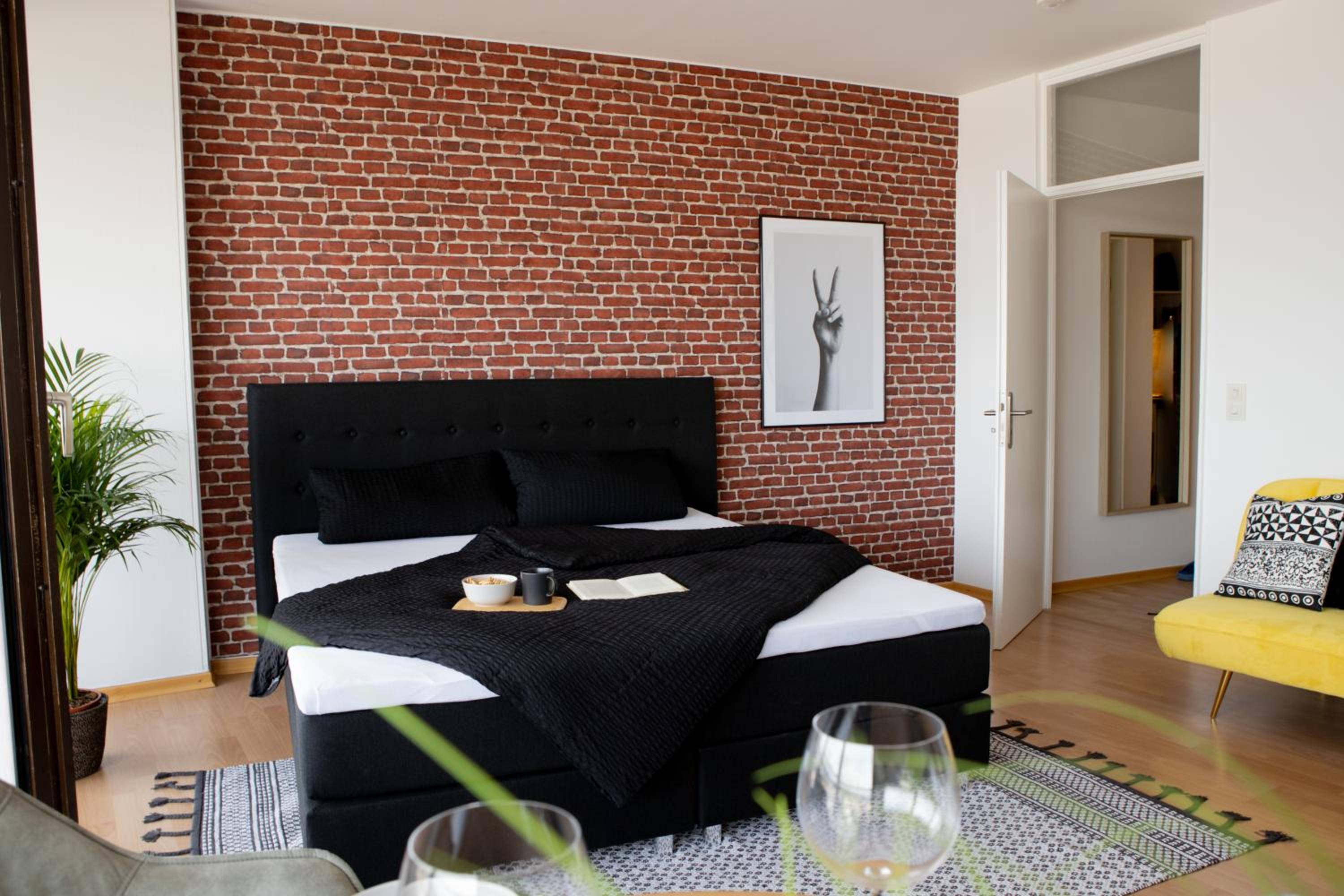 One-Bedroom Apartment photo 1