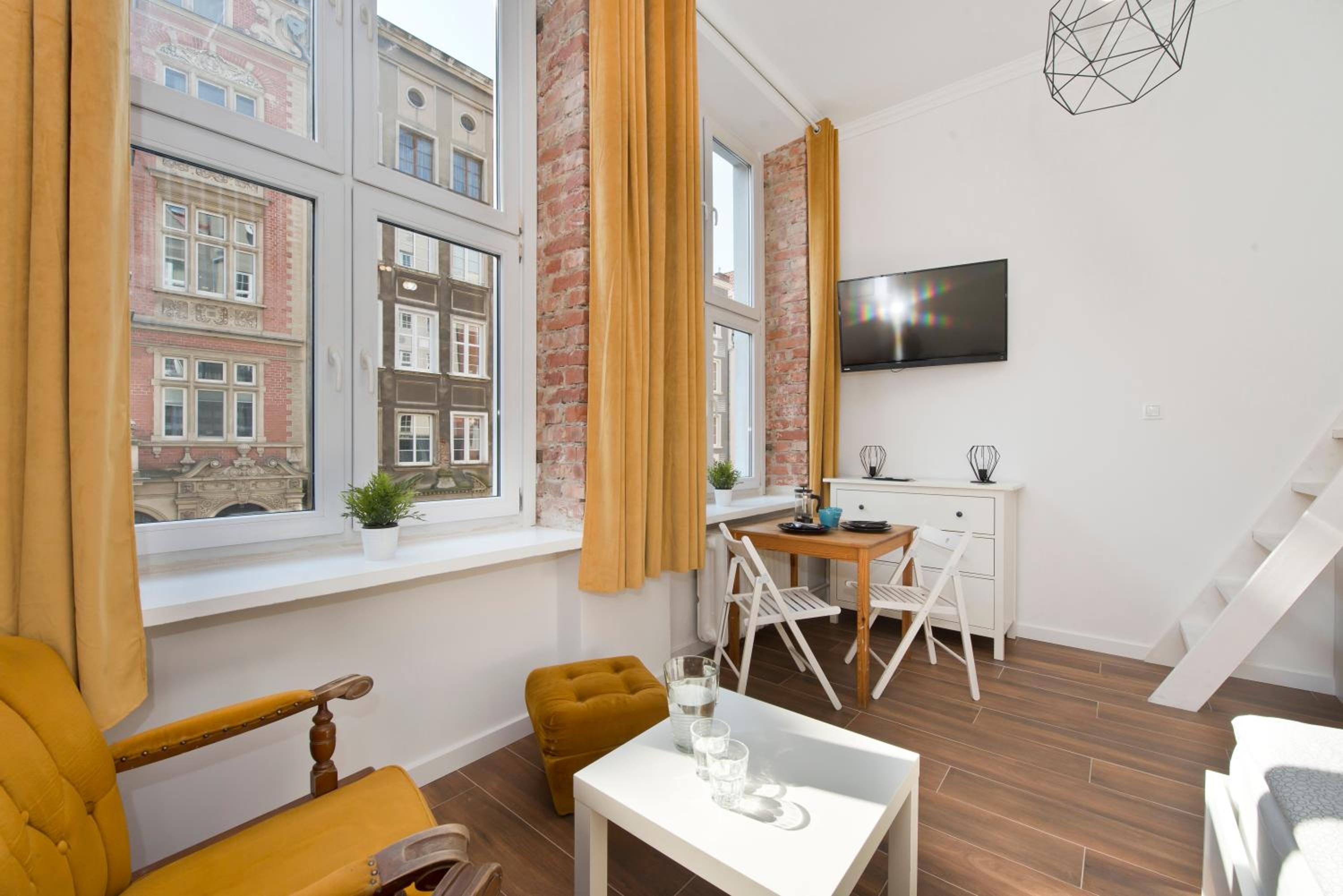 One-Bedroom Apartment - Photo 8