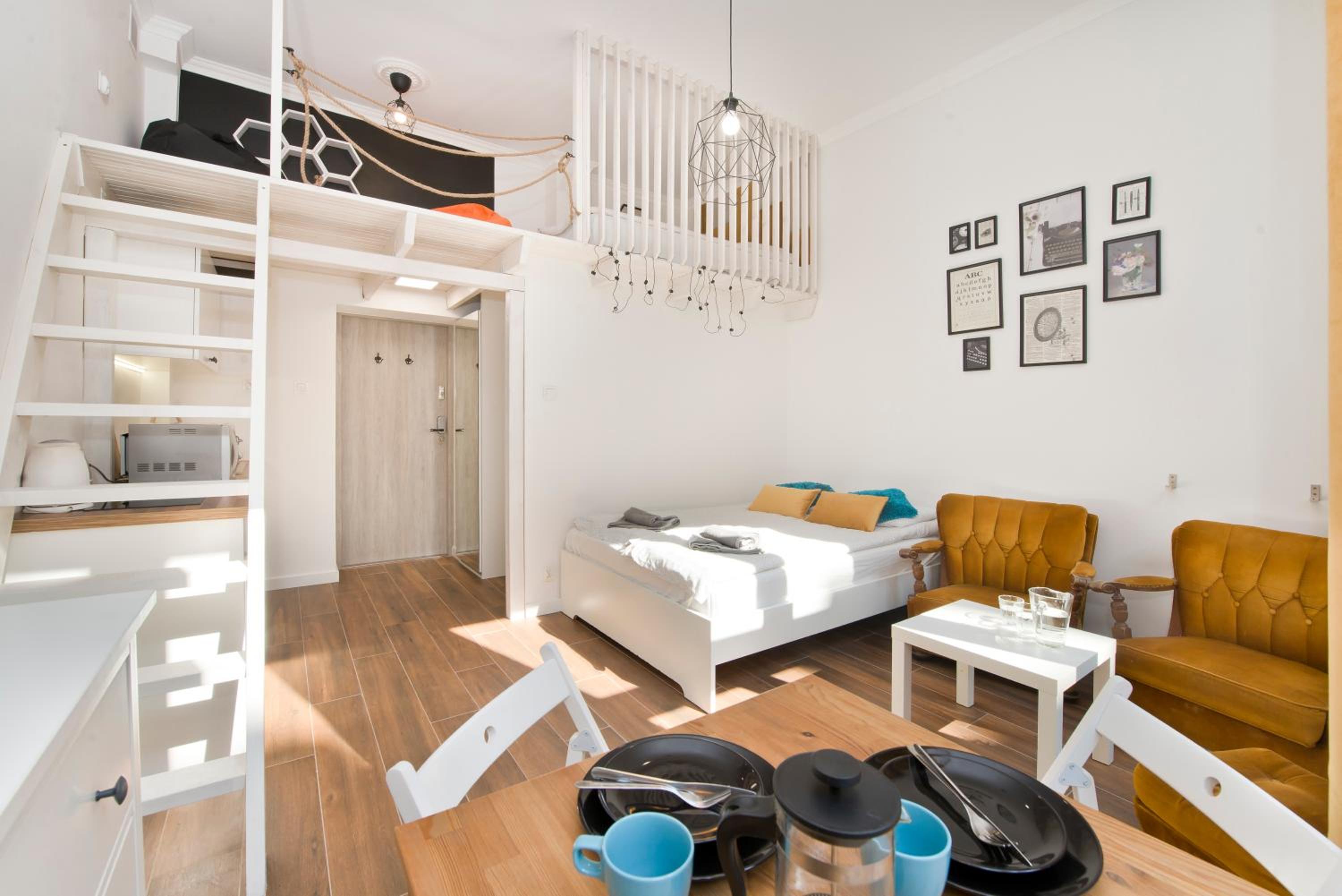 One-Bedroom Apartment - Photo 1