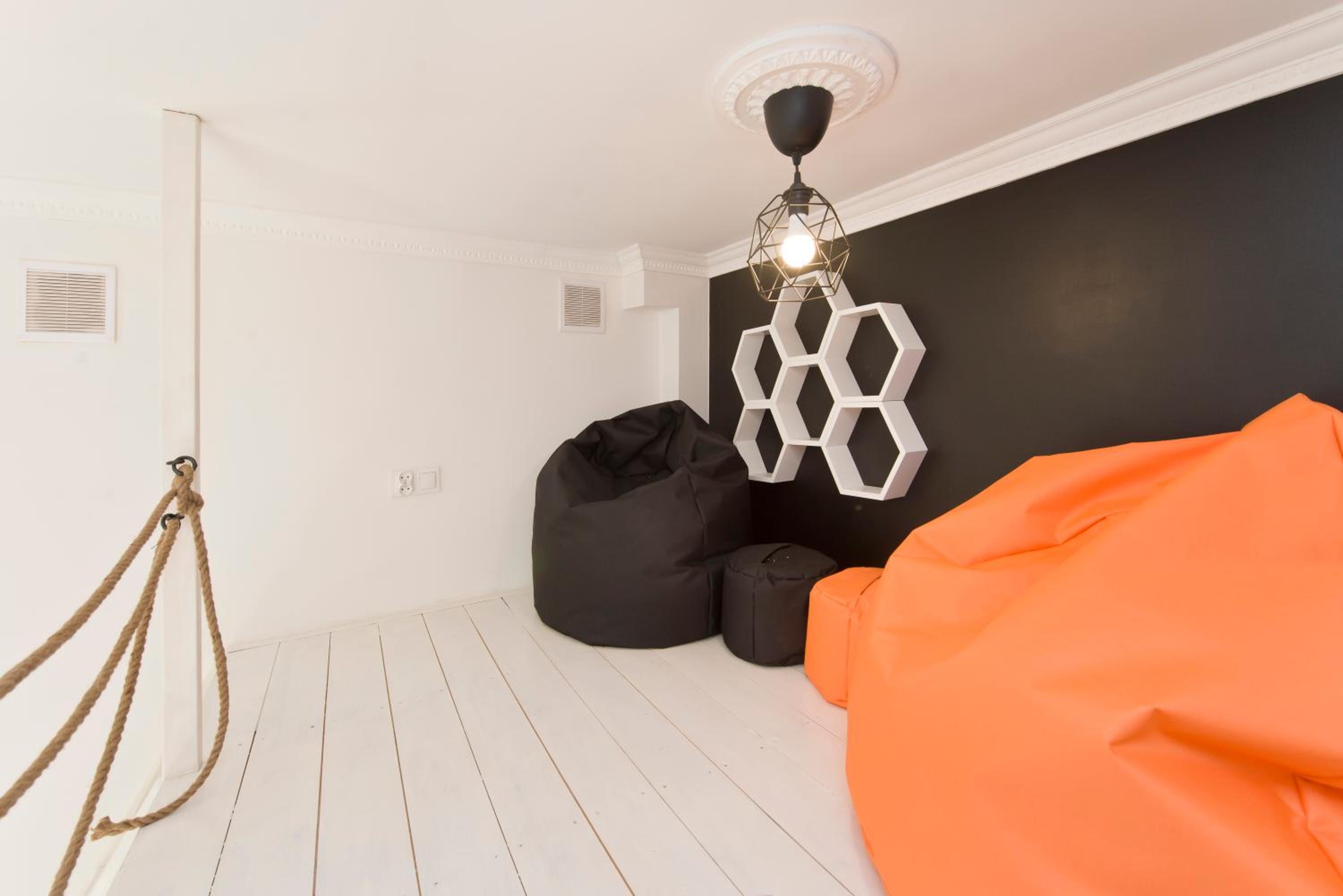 One-Bedroom Apartment - Photo 11