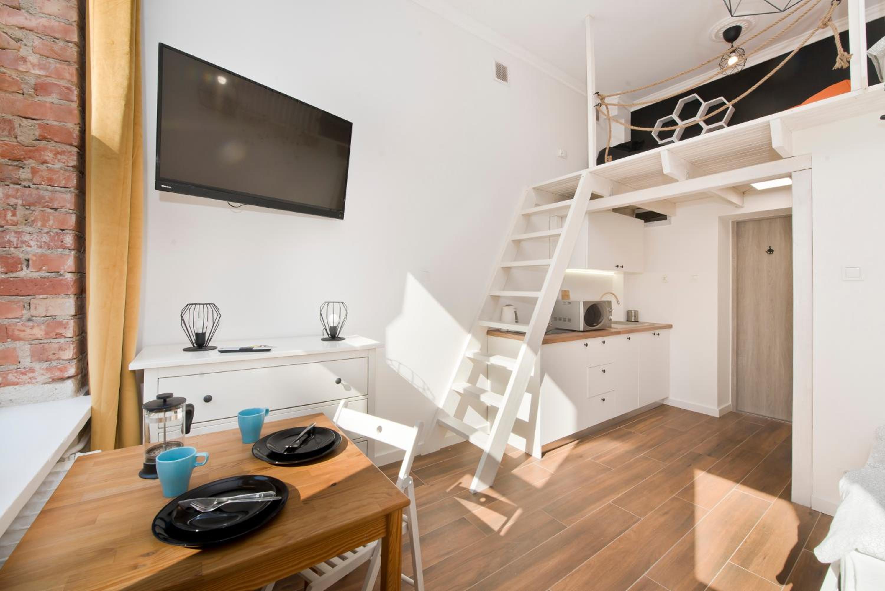 One-Bedroom Apartment - Photo 18