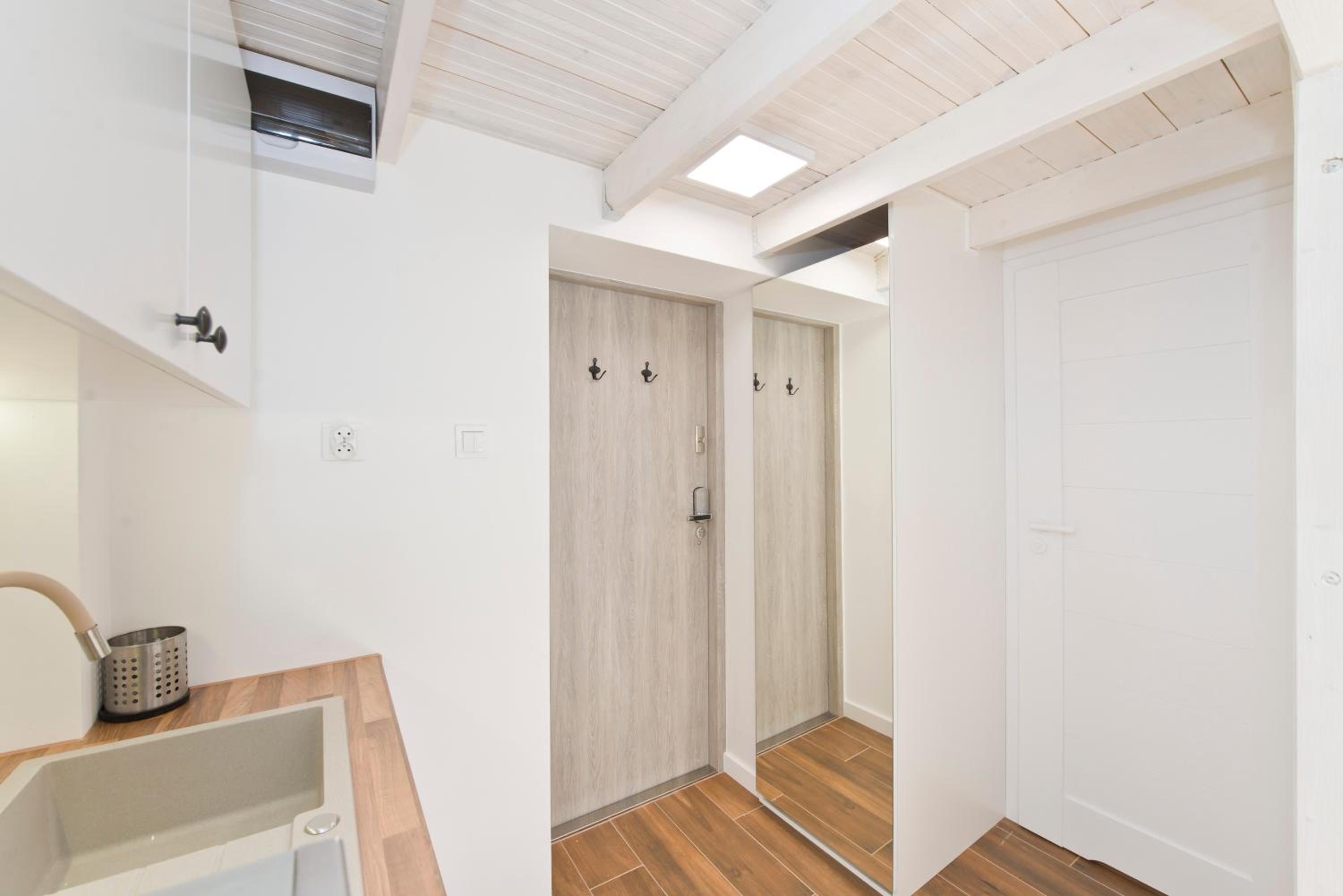 One-Bedroom Apartment - Photo 20