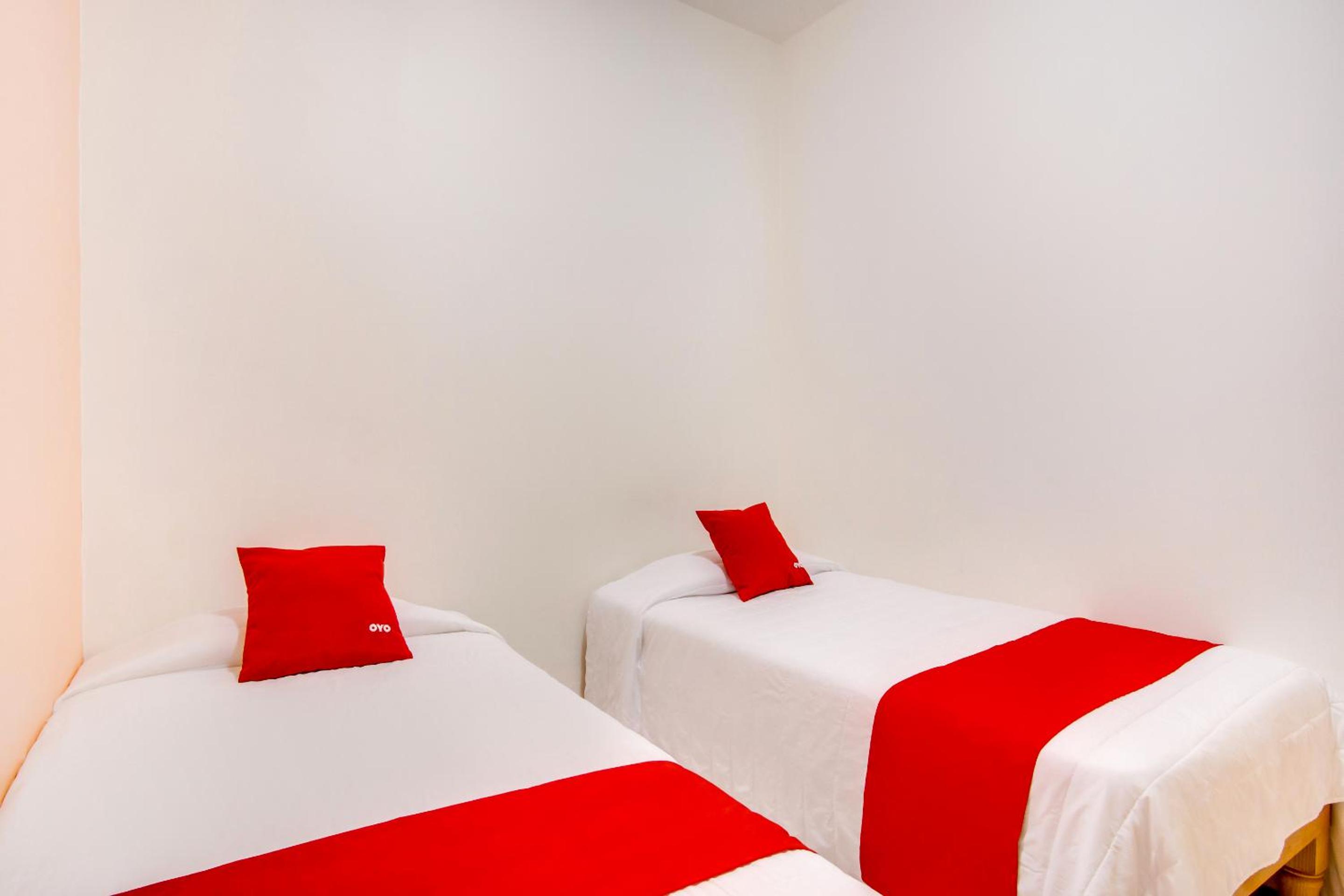 Standard Twin Room photo 3