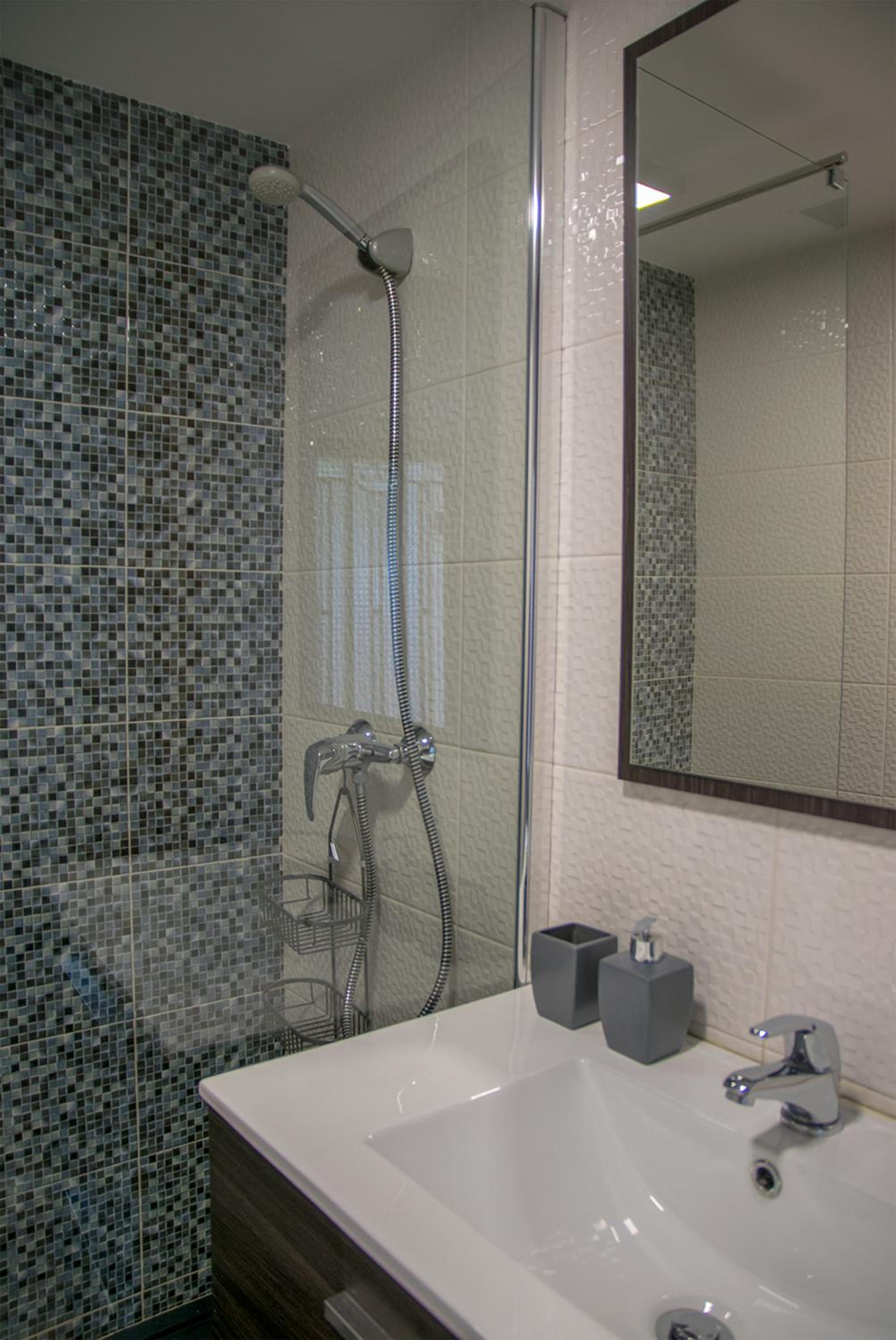 Three-Bedroom Townhouse - Photo 15