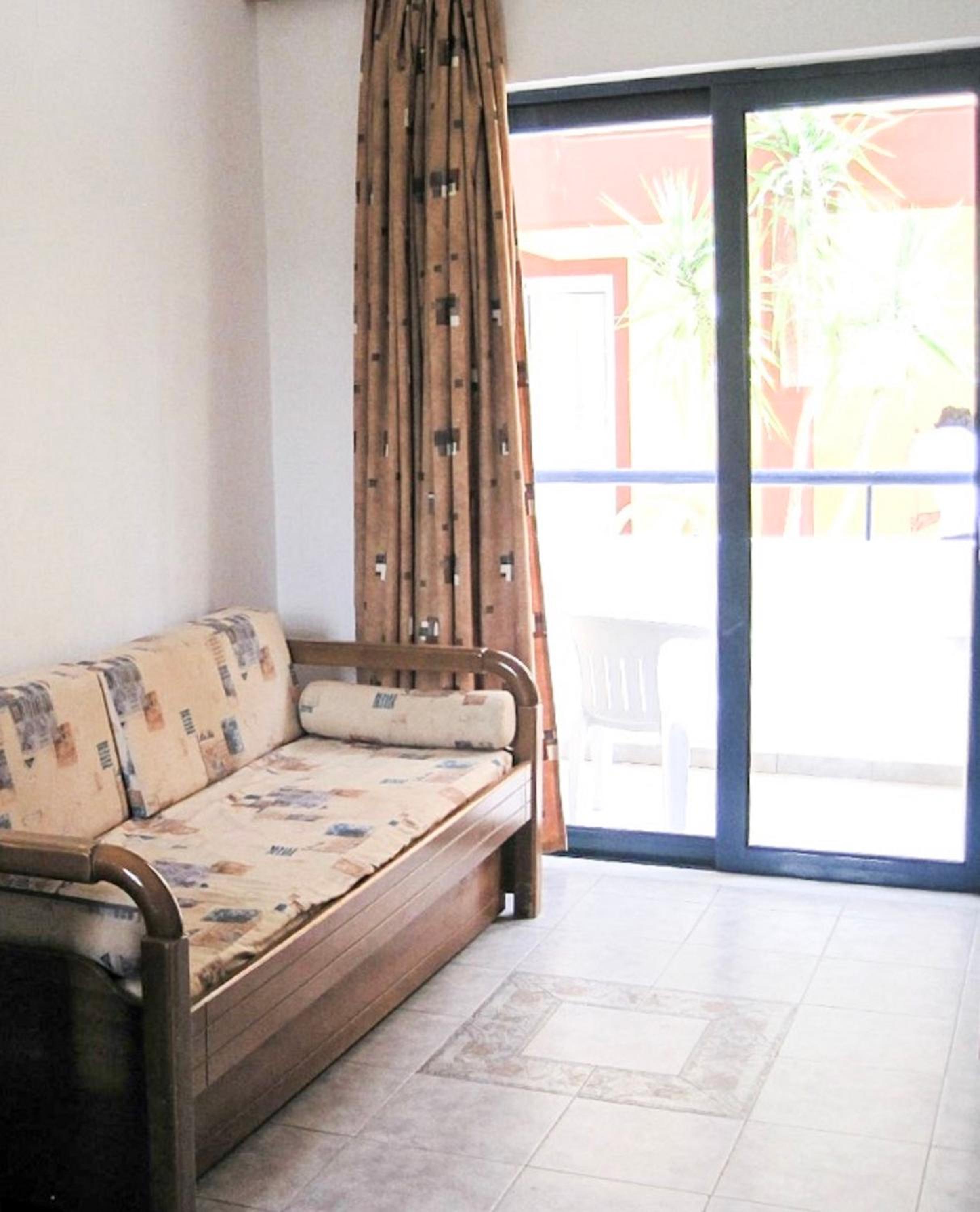 One-Bedroom Apartment - Photo 8