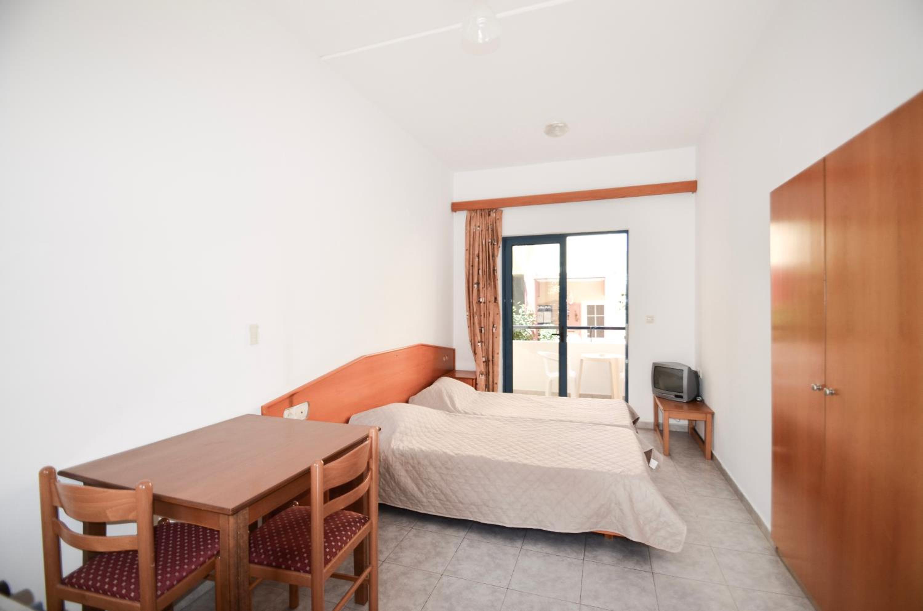 One-Bedroom Apartment - Photo 23