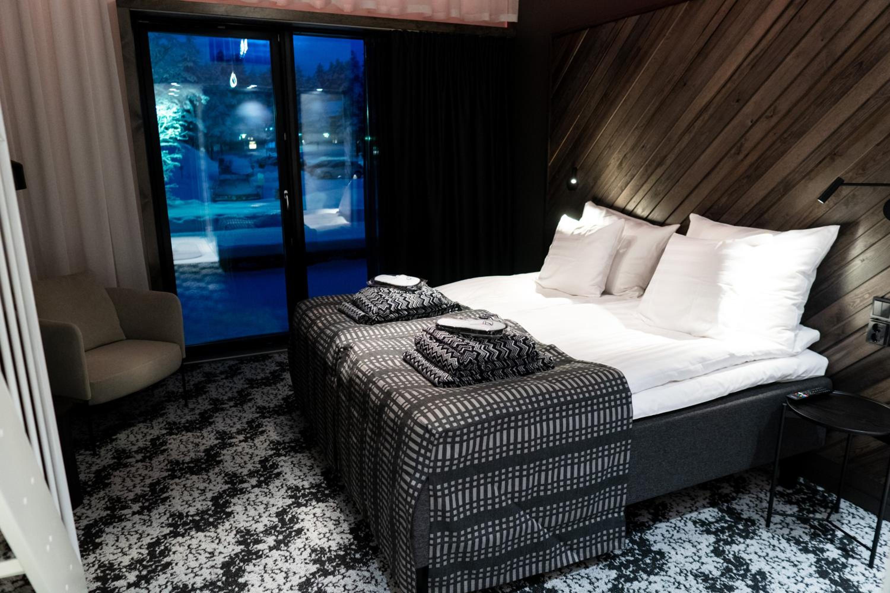 Deluxe Family Room - Photo 3