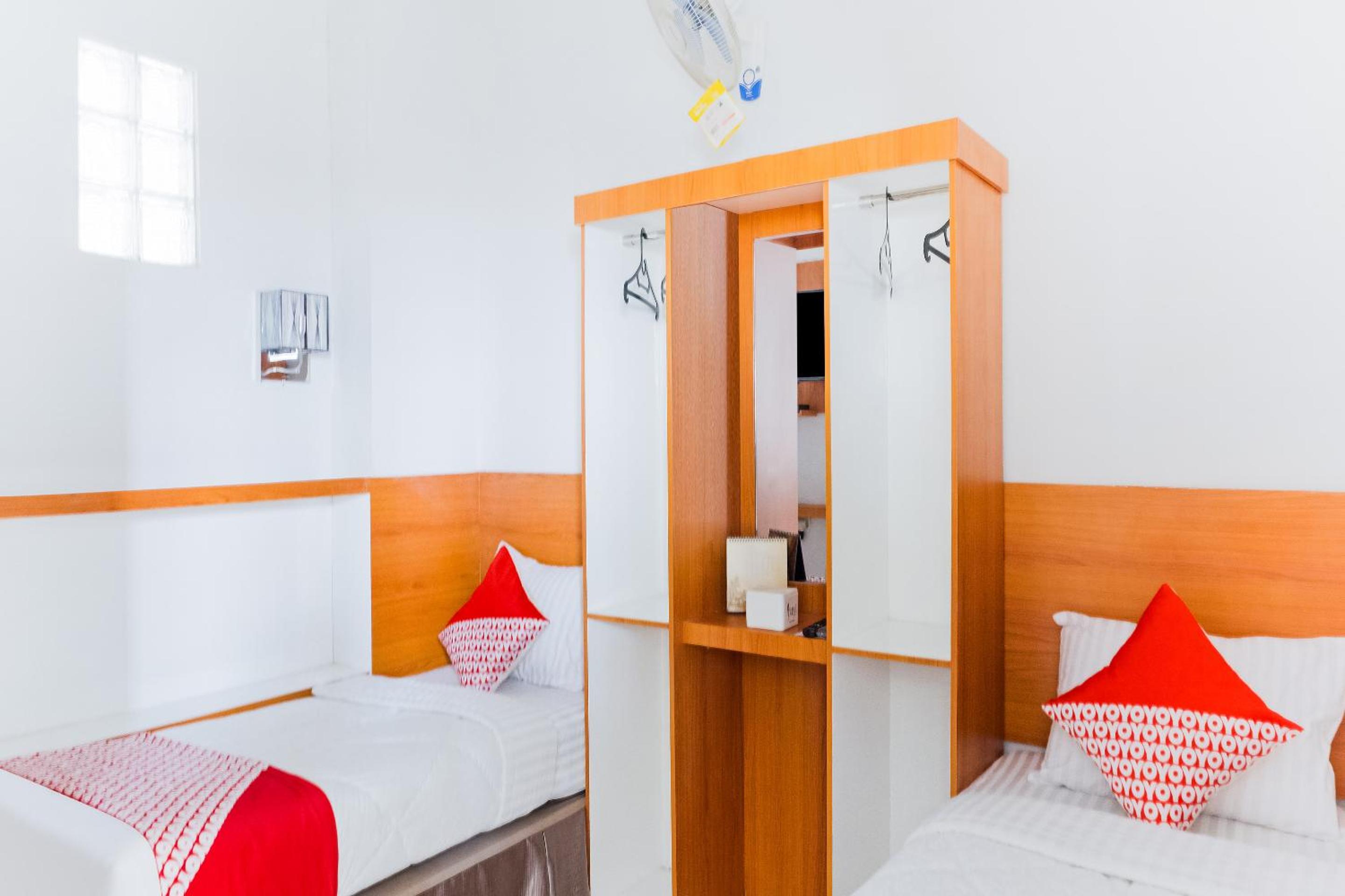 Standard Twin Room - Photo 1