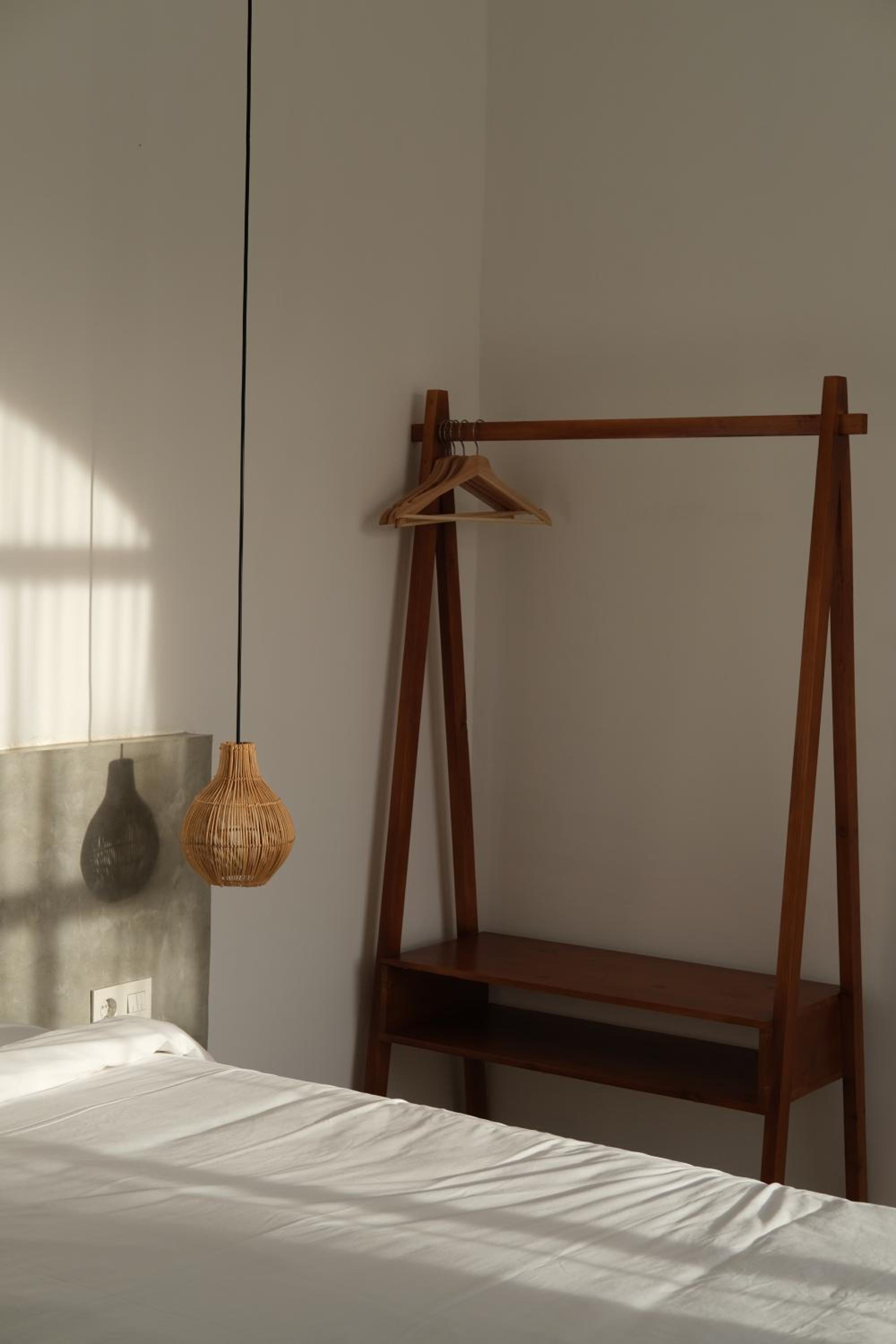 Double Room with Pool View - Photo 8