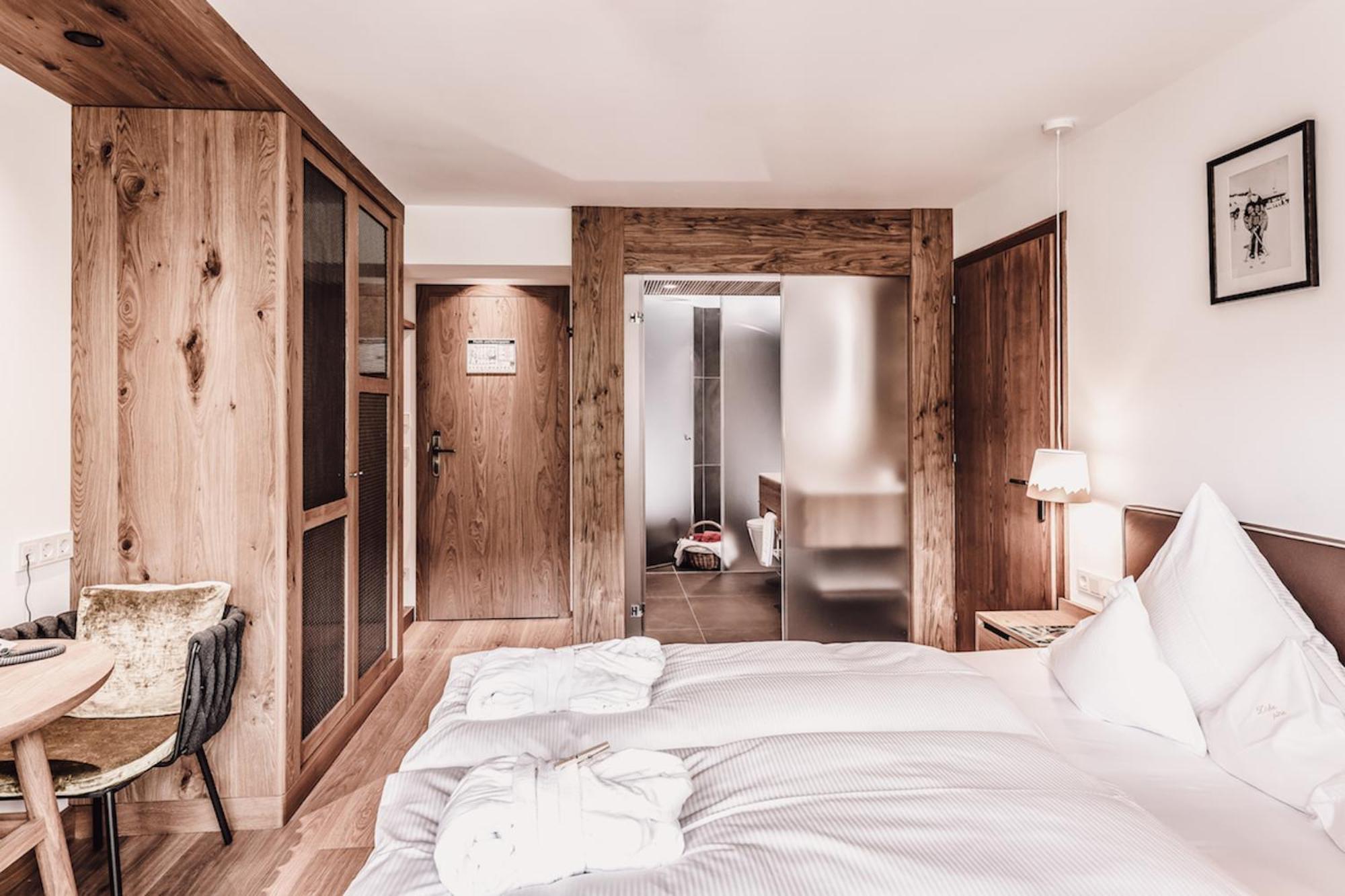 Double Room with Mountain View - Photo 4