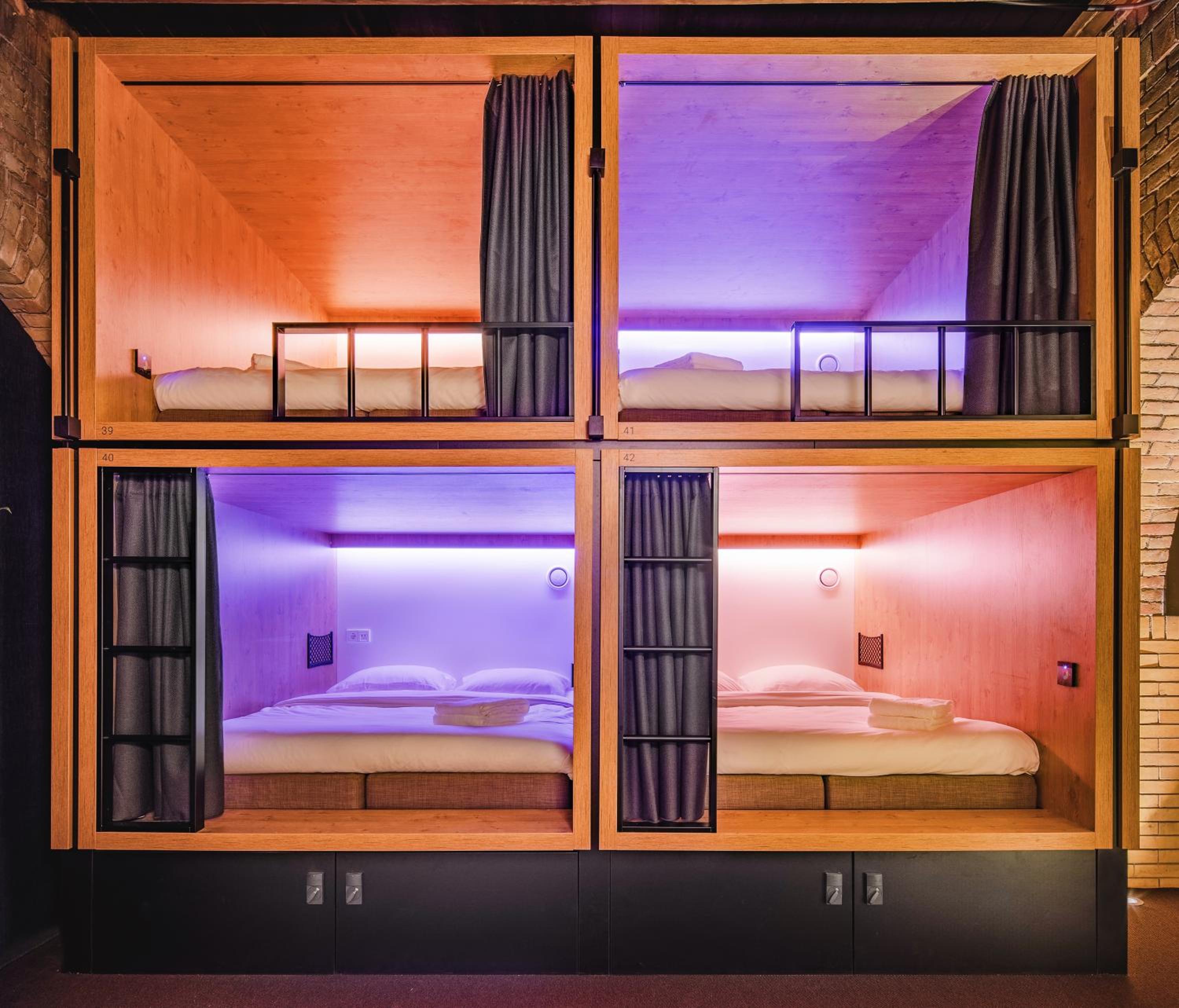Pod for 2 in a Shared Dorm