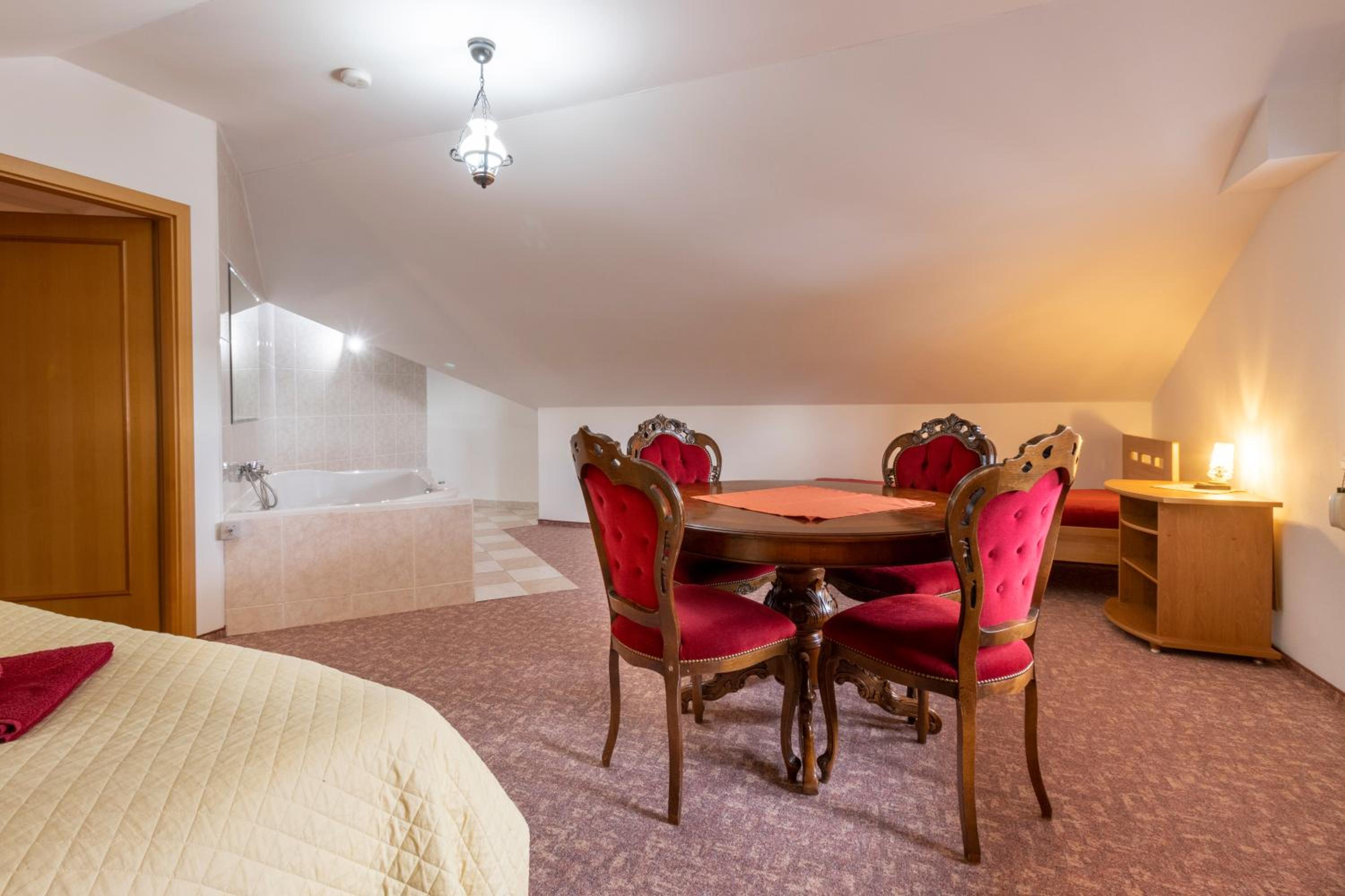 Two-Bedroom Suite photo 2