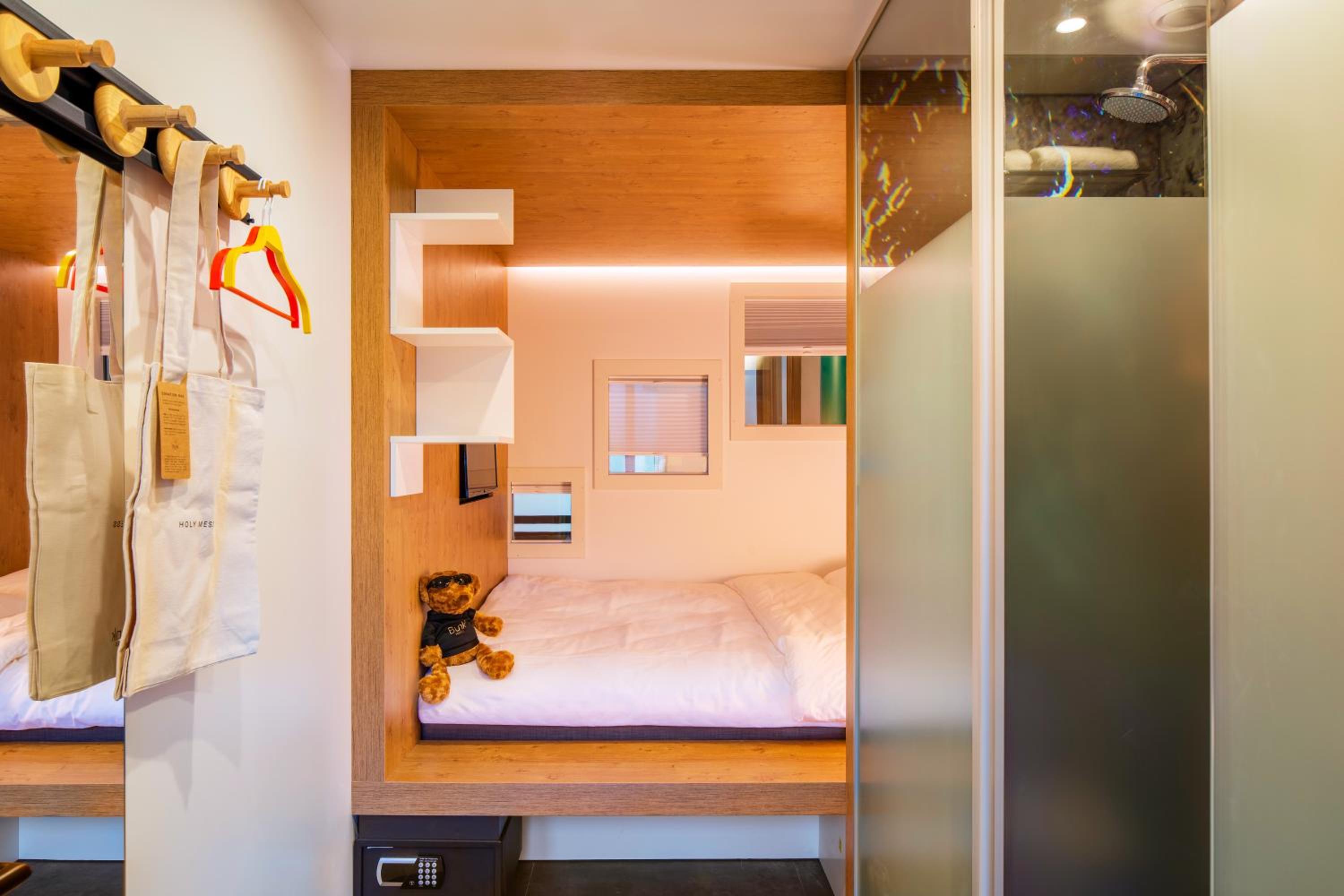 Compact room photo 1