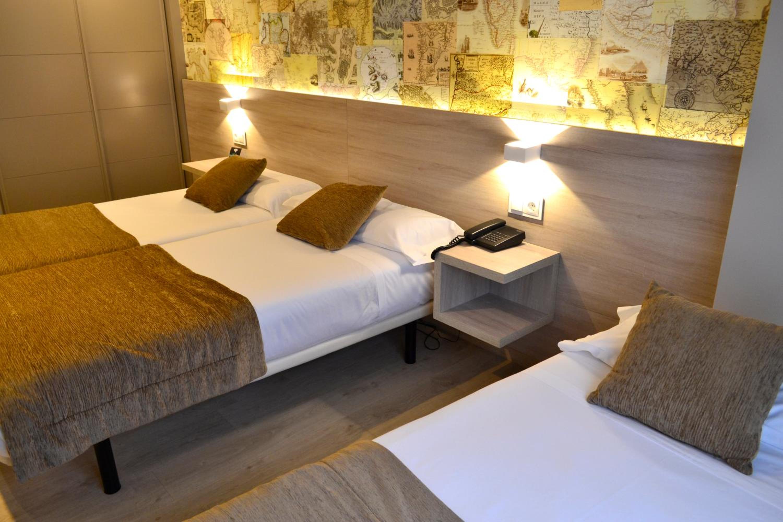 Twin Room with Extra Bed (3 Adults) photo 2