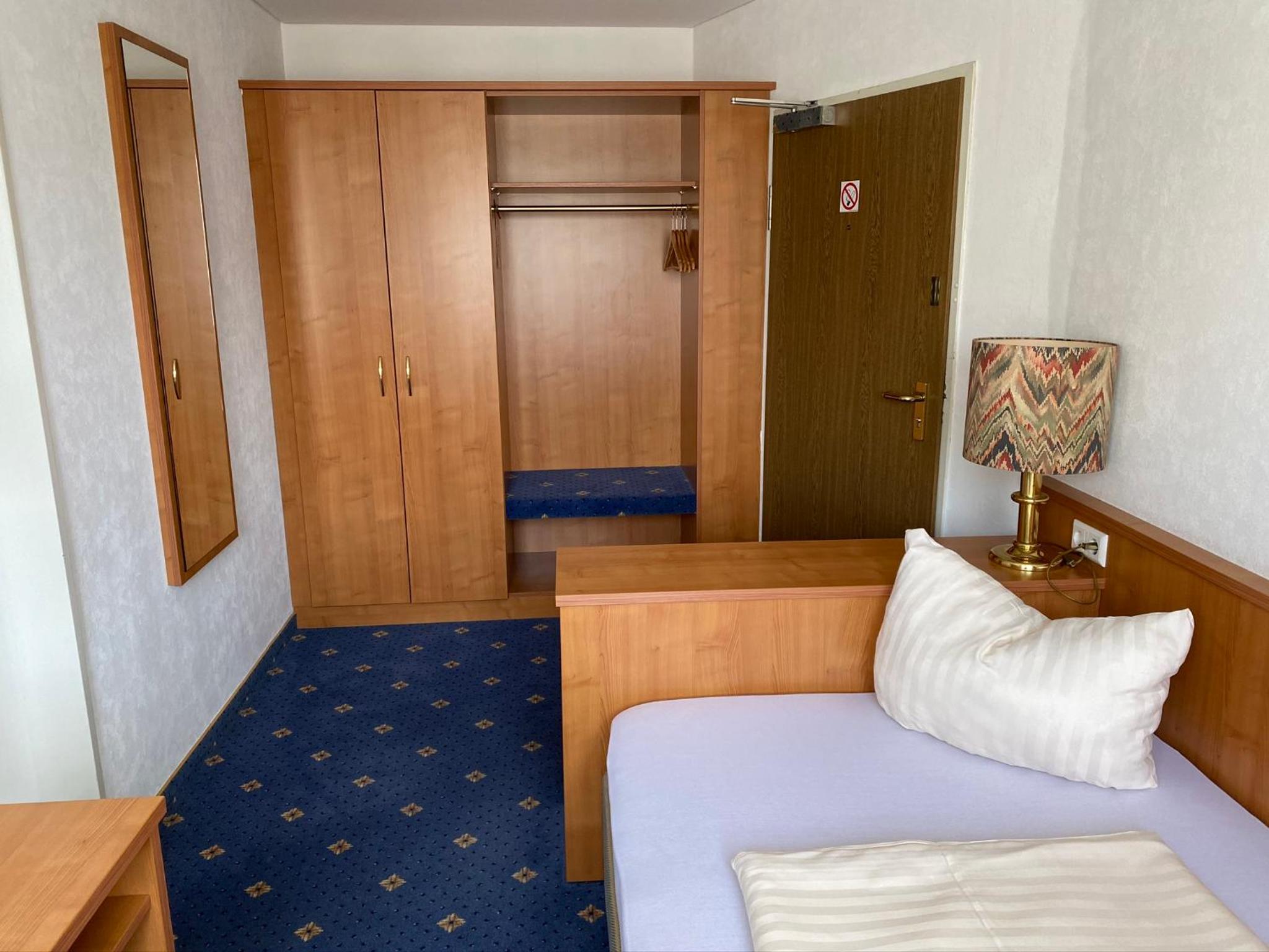 Single Room photo 2