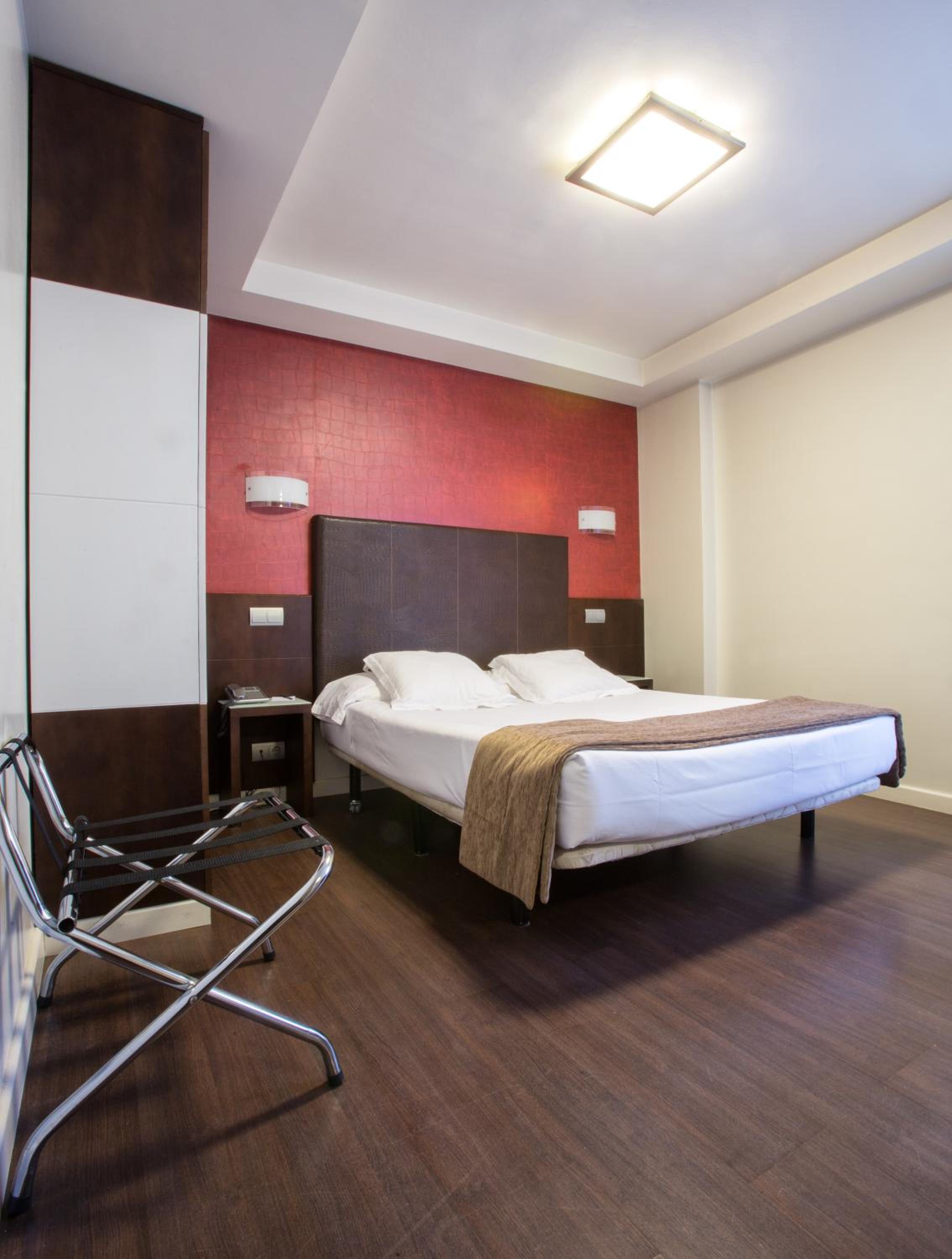 Economy Double or Twin Room - Photo 8