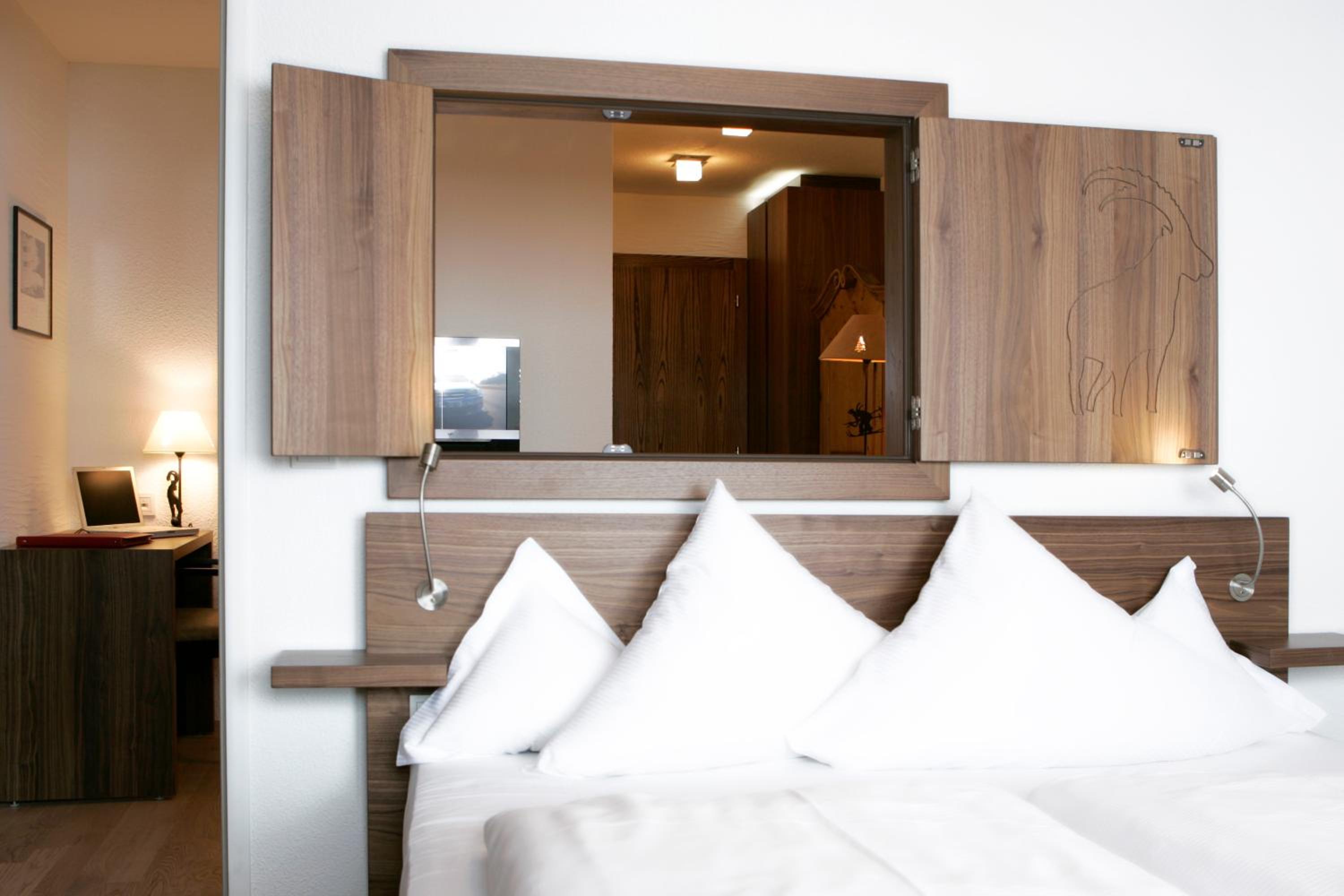 Superior Suite - Photo 7